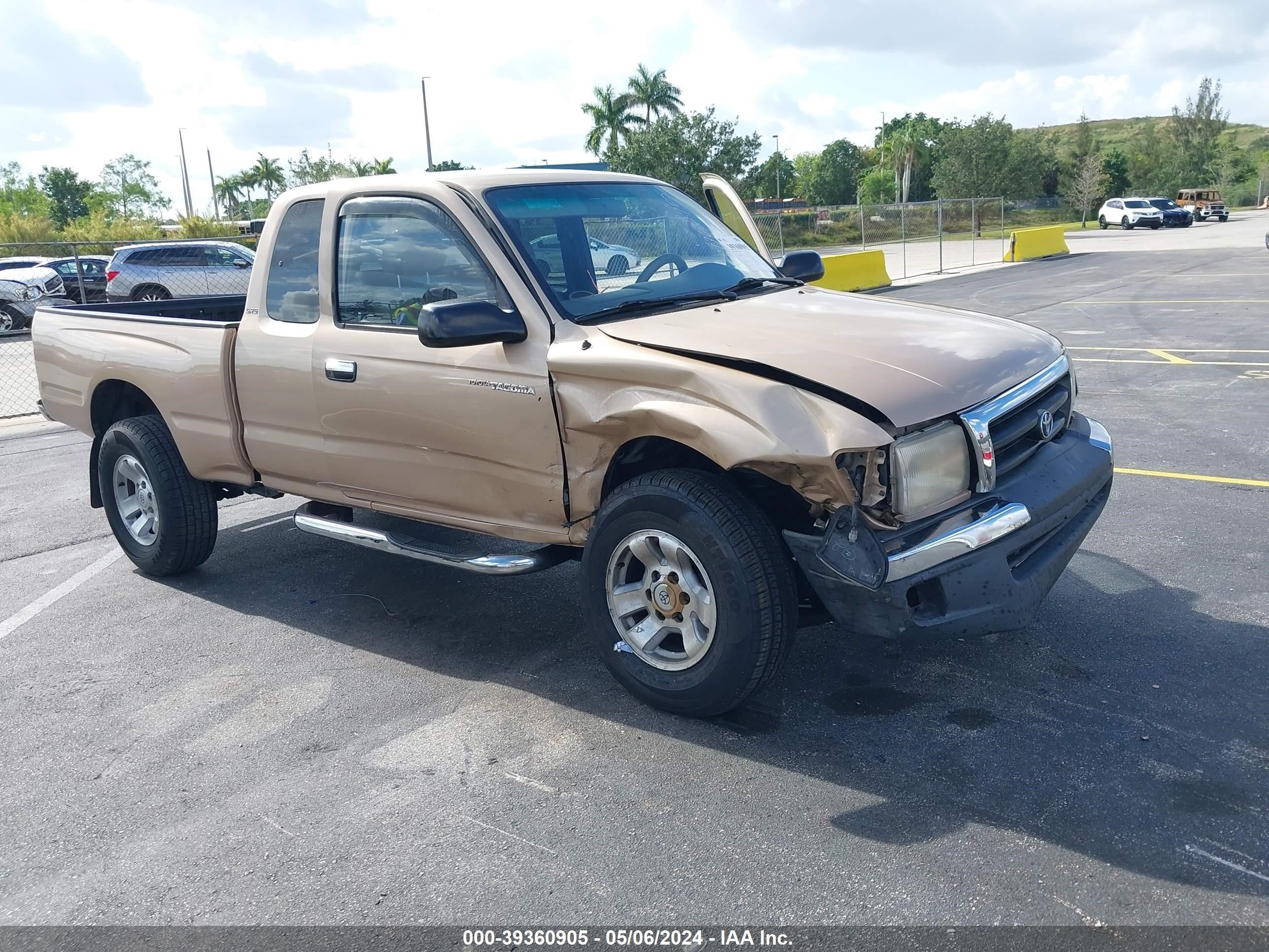 Photo 5 VIN: 5TESM92N9YZ687324 - TOYOTA TACOMA 