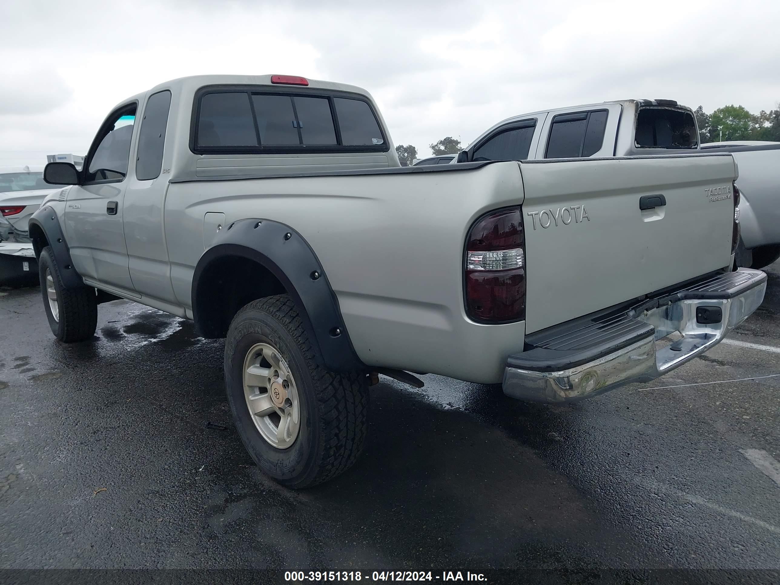 Photo 2 VIN: 5TESN92N4YZ685249 - TOYOTA TACOMA 