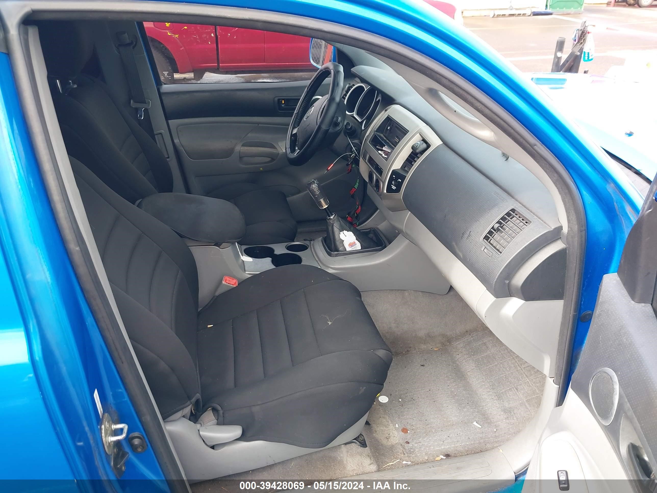 Photo 4 VIN: 5TETU22N05Z001310 - TOYOTA TACOMA 