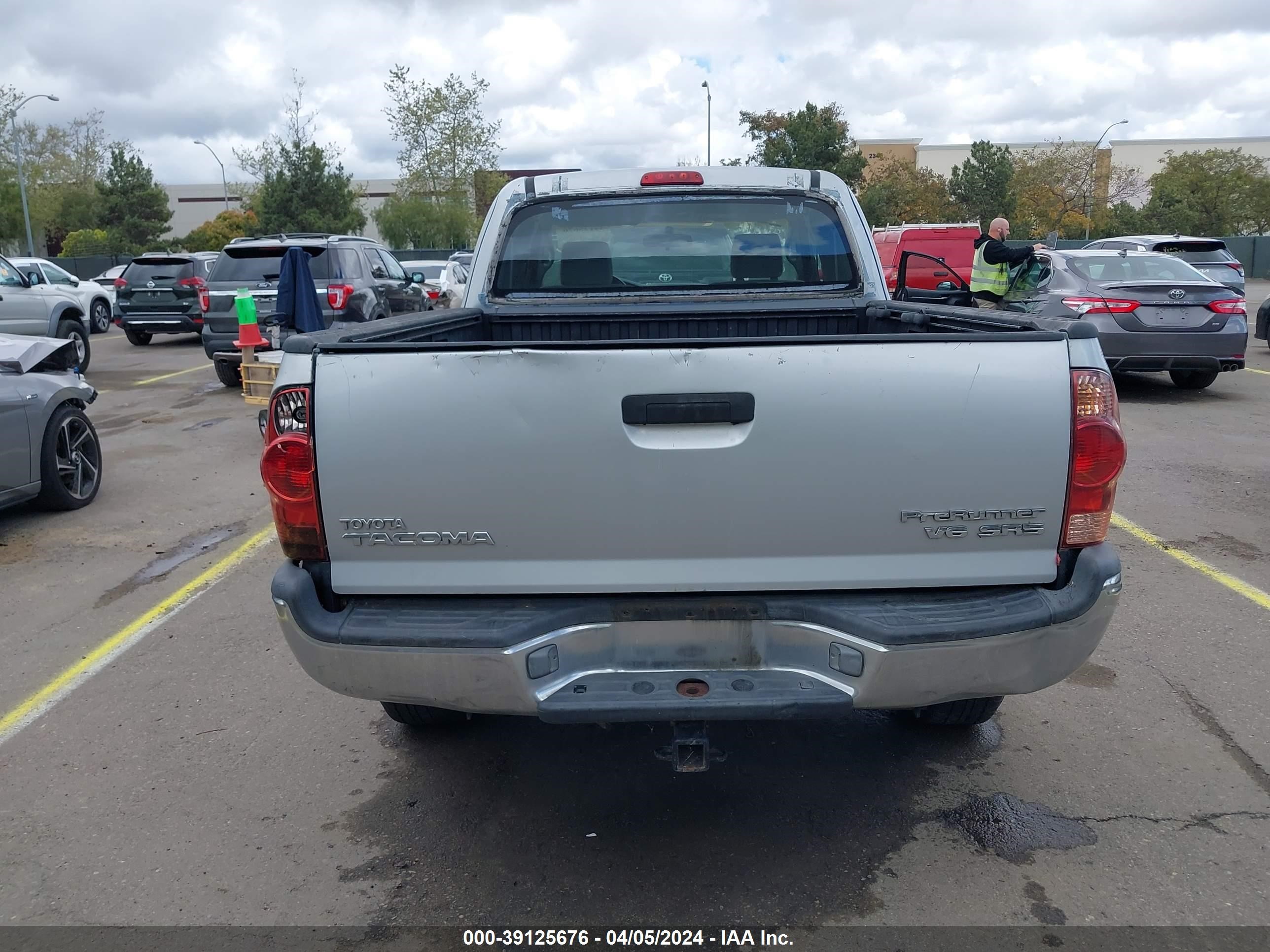 Photo 11 VIN: 5TETU62NX5Z070903 - TOYOTA TACOMA 