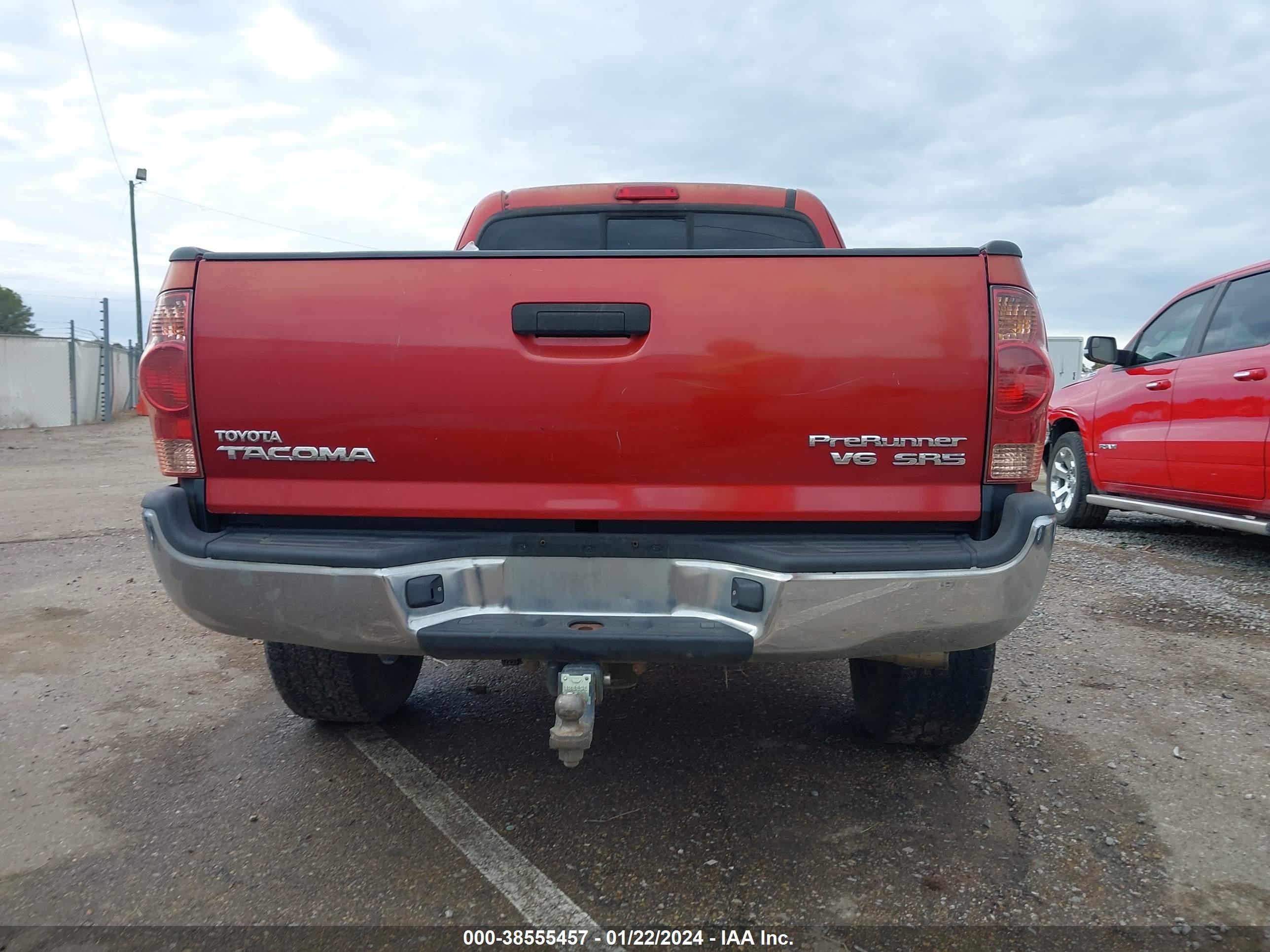 Photo 15 VIN: 5TETU62NX8Z555093 - TOYOTA TACOMA 