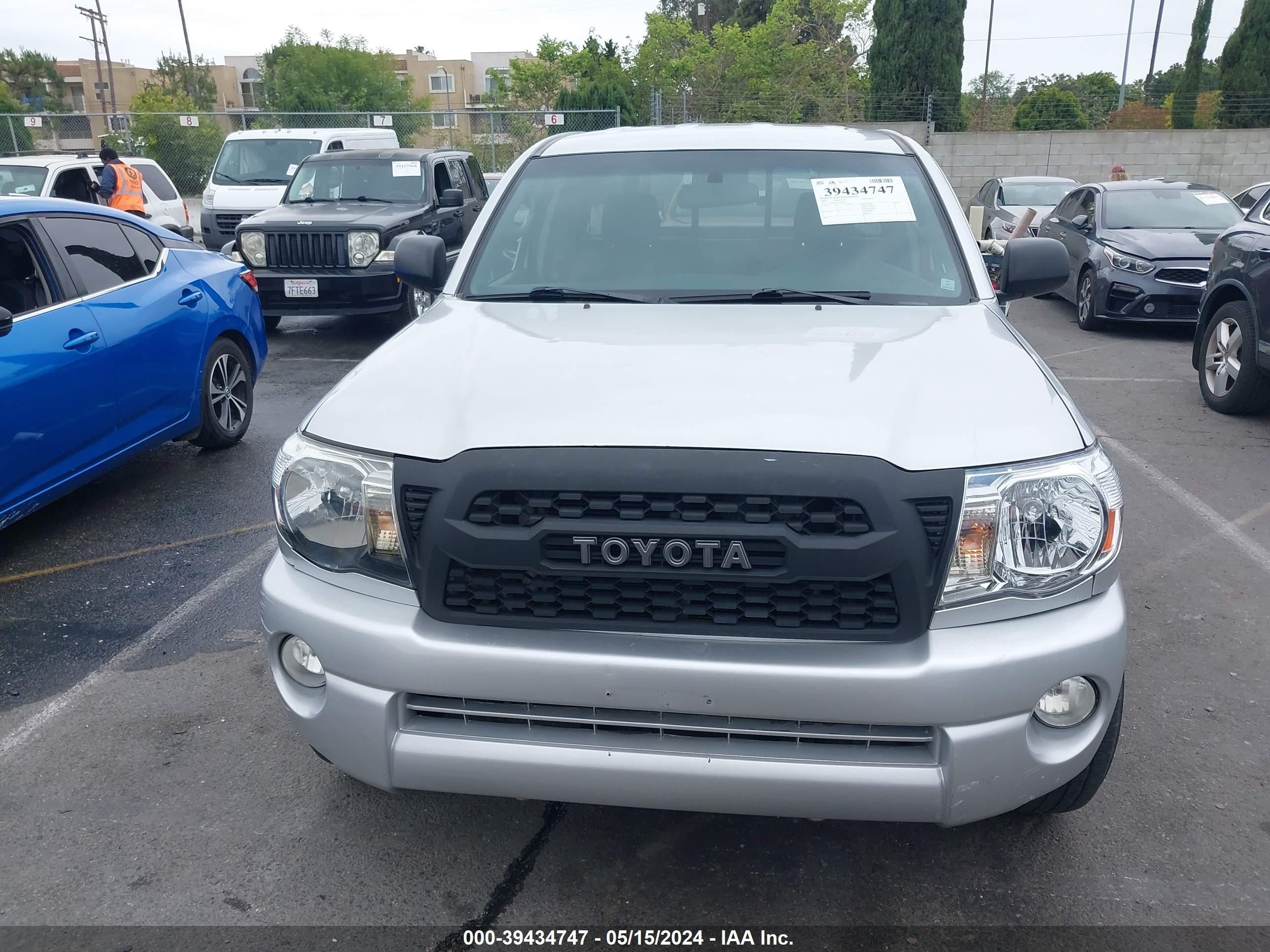 Photo 11 VIN: 5TETX22N28Z486996 - TOYOTA TACOMA 