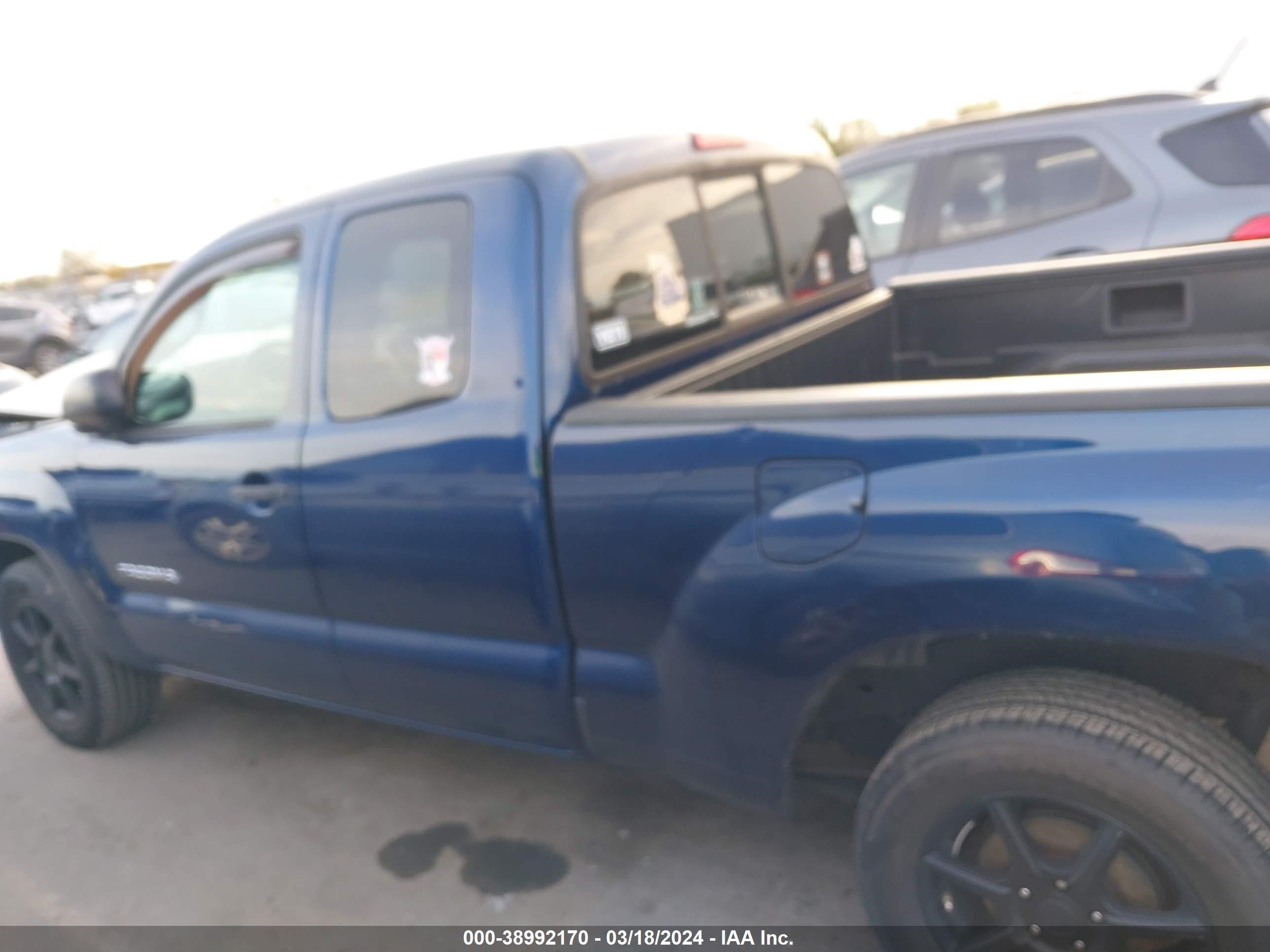 Photo 13 VIN: 5TETX22N88Z527275 - TOYOTA TACOMA 