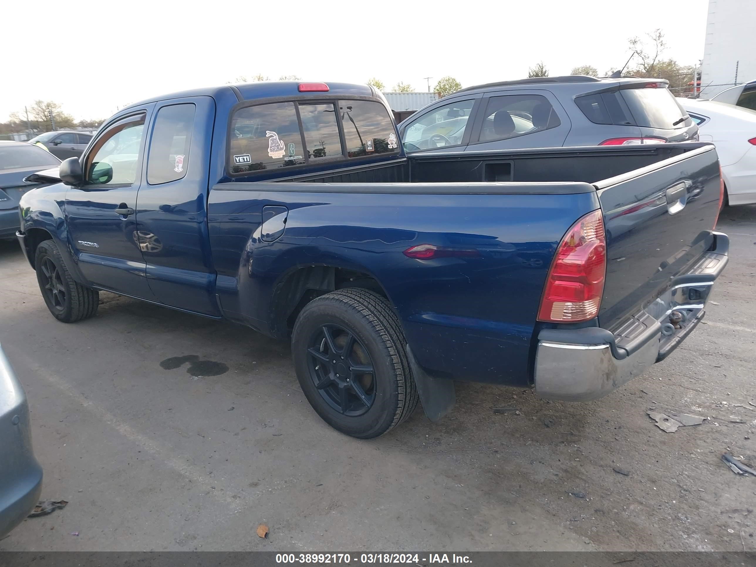 Photo 2 VIN: 5TETX22N88Z527275 - TOYOTA TACOMA 