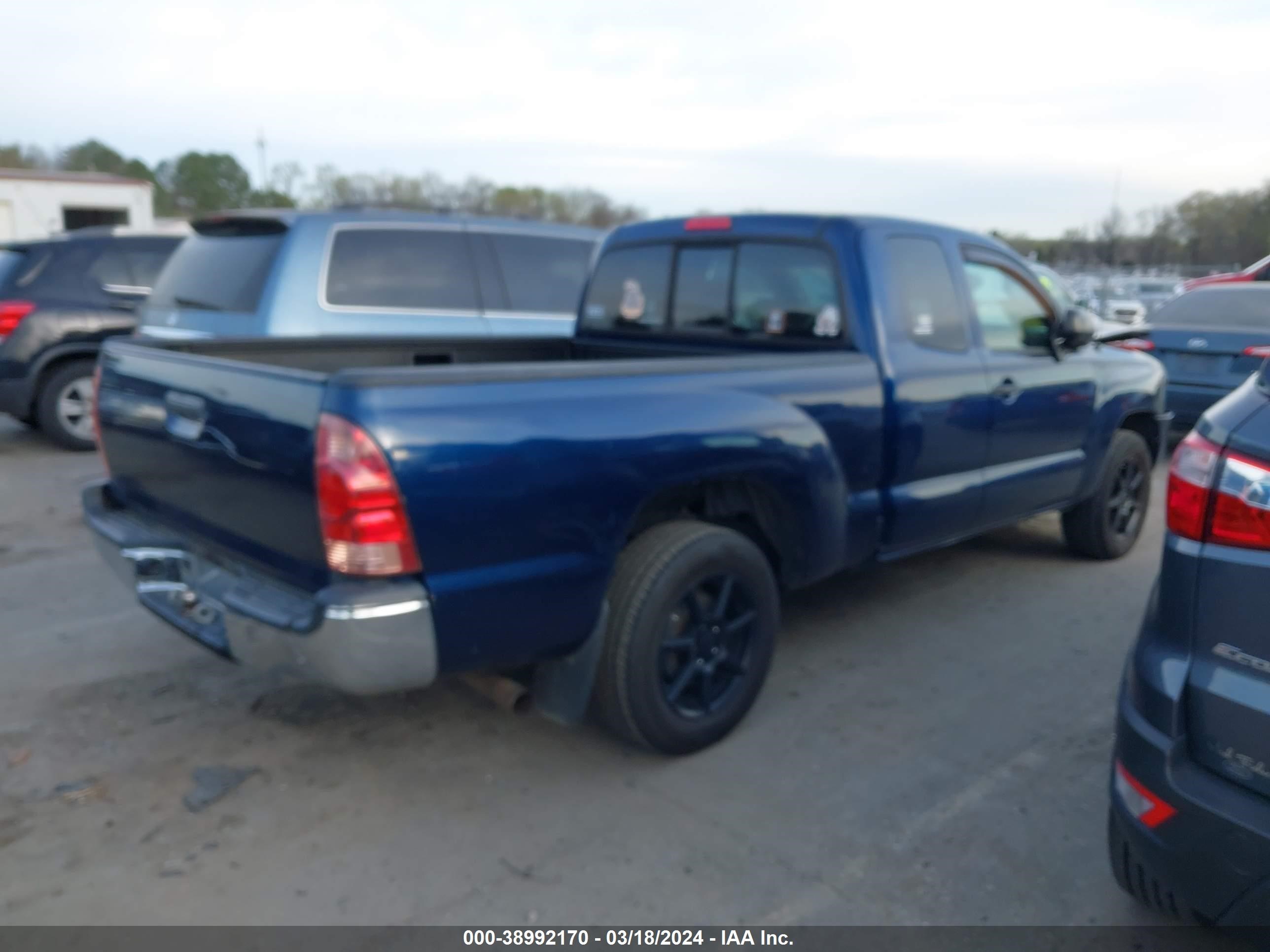 Photo 3 VIN: 5TETX22N88Z527275 - TOYOTA TACOMA 