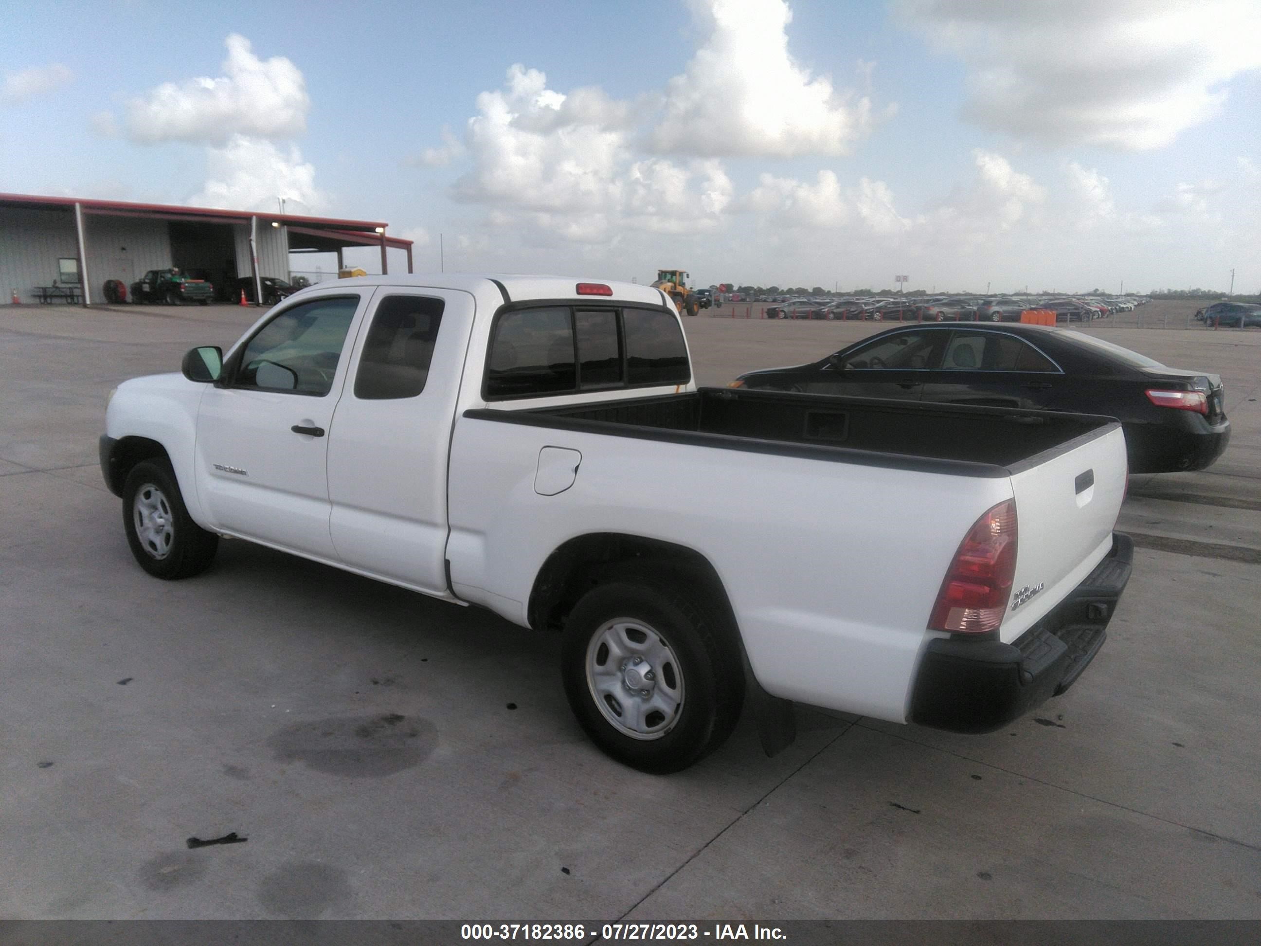 Photo 2 VIN: 5TETX22NX8Z587896 - TOYOTA TACOMA 