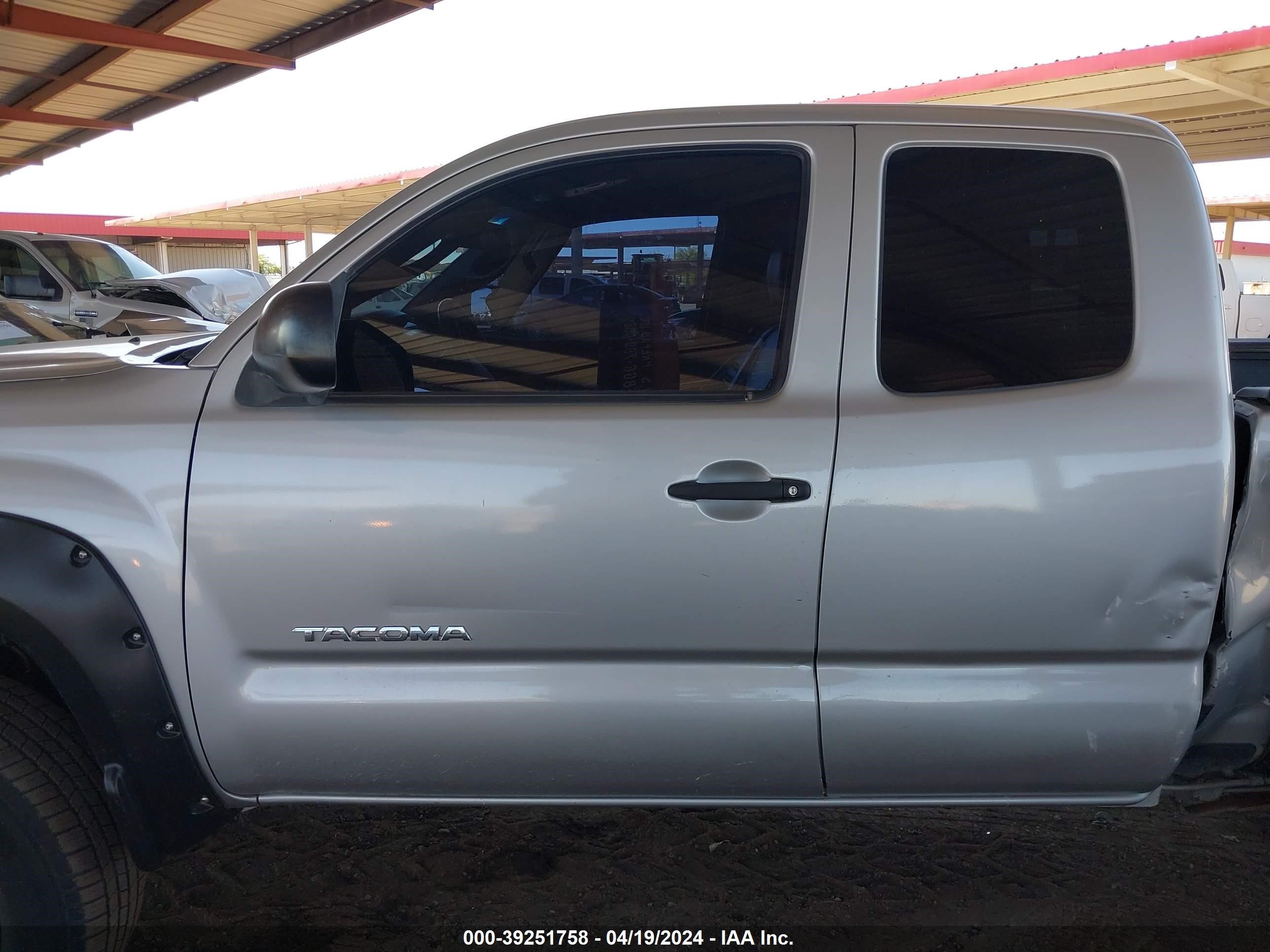 Photo 13 VIN: 5TEUU42N06Z283577 - TOYOTA TACOMA 