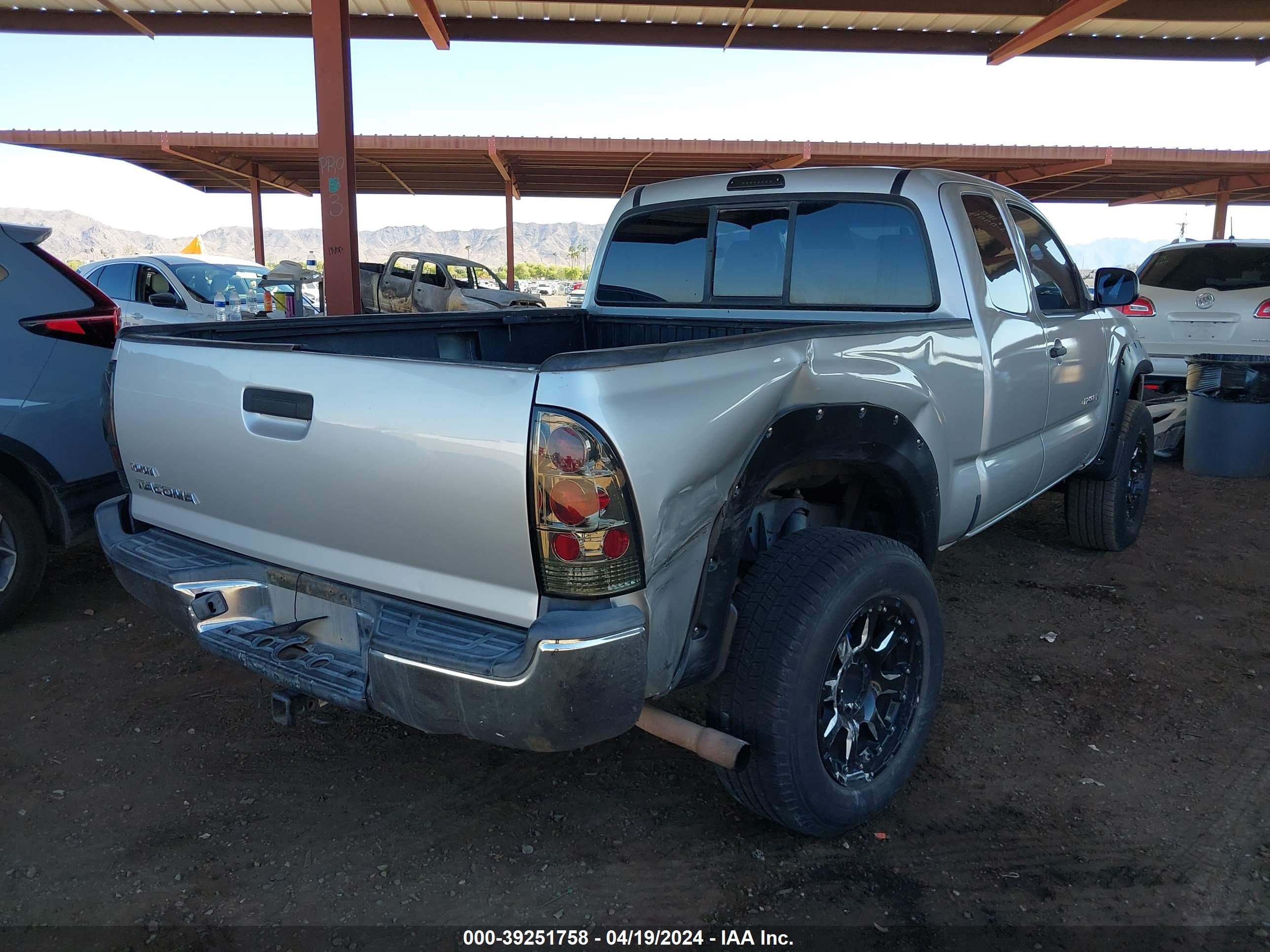 Photo 3 VIN: 5TEUU42N06Z283577 - TOYOTA TACOMA 