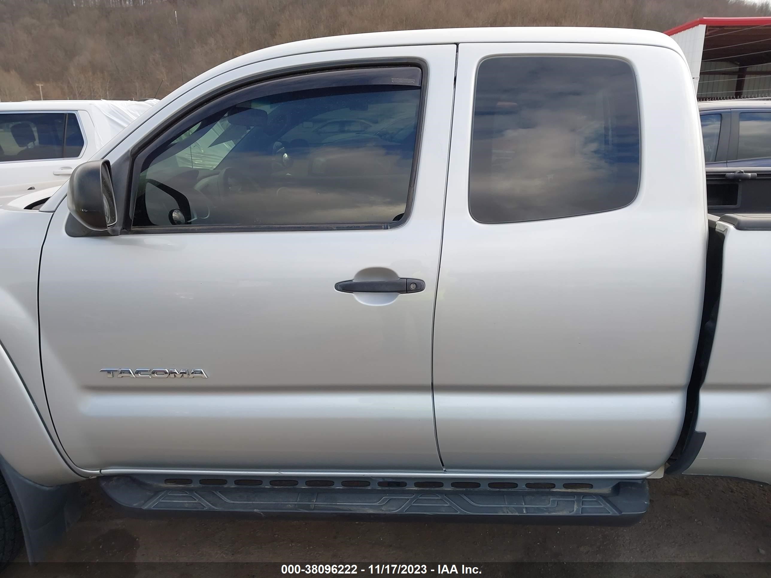 Photo 13 VIN: 5TEUU42N07Z358408 - TOYOTA TACOMA 