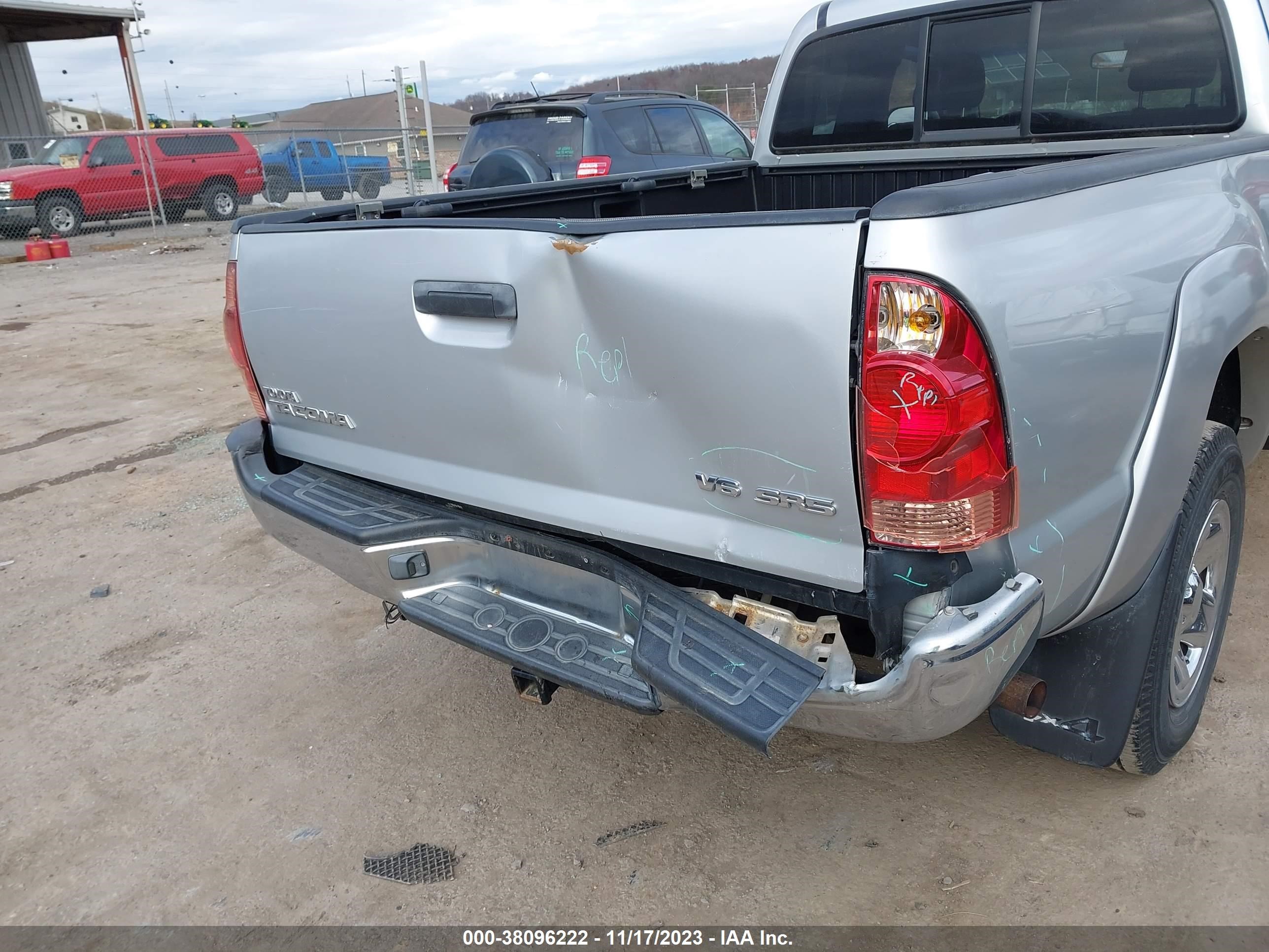 Photo 5 VIN: 5TEUU42N07Z358408 - TOYOTA TACOMA 