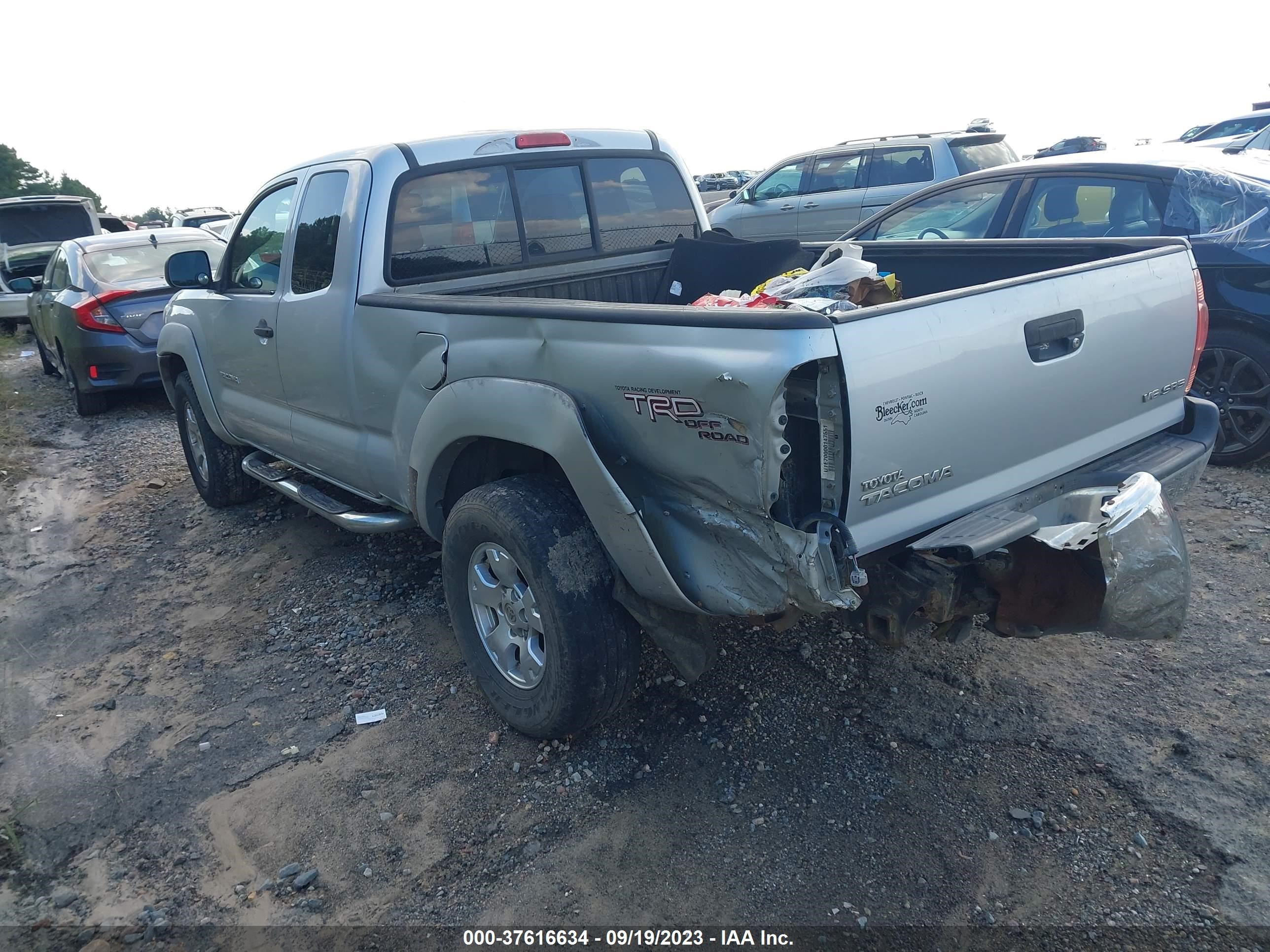 Photo 2 VIN: 5TEUU42N15Z074671 - TOYOTA TACOMA 