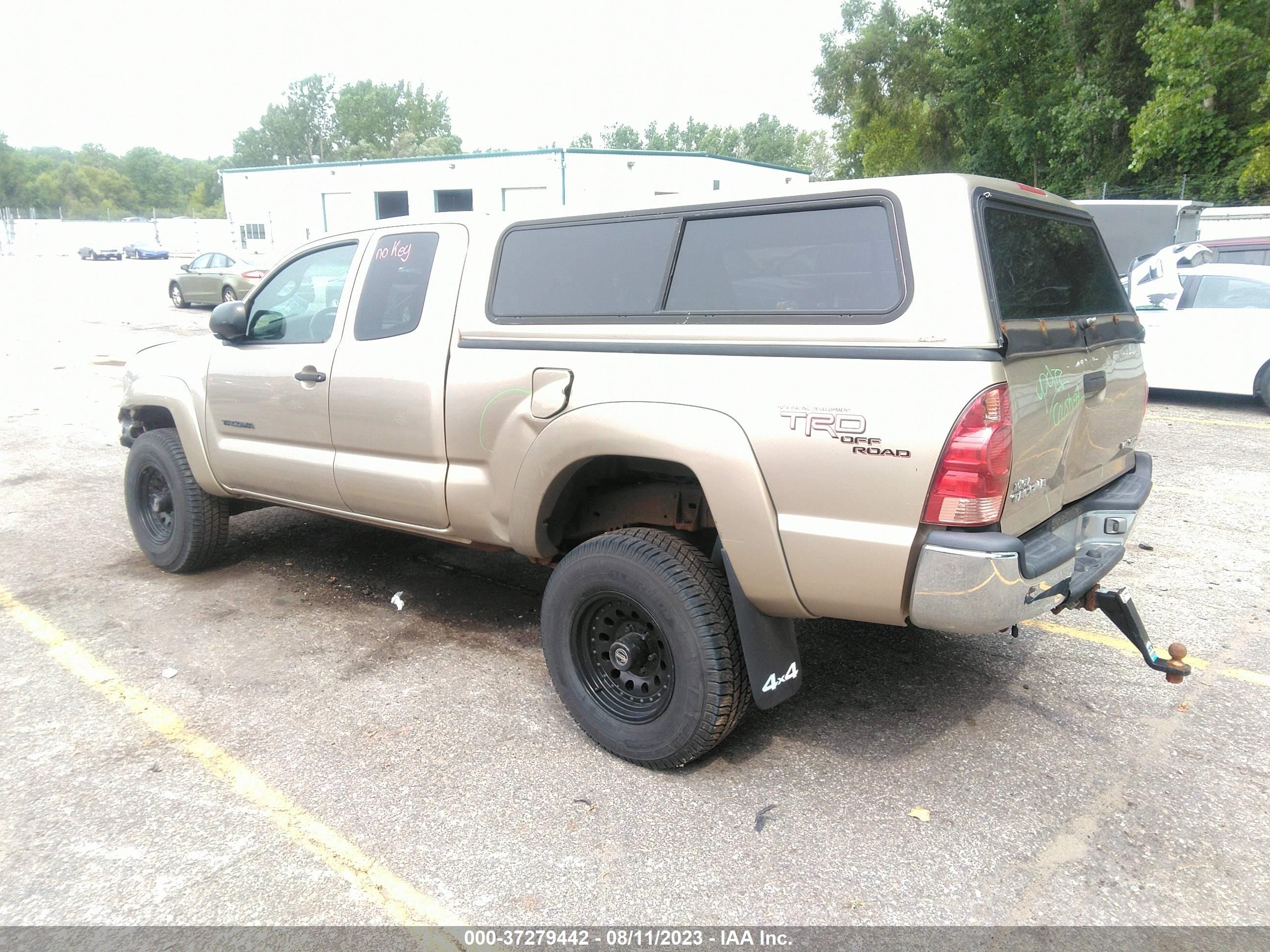 Photo 3 VIN: 5TEUU42N15Z081362 - TOYOTA TACOMA 