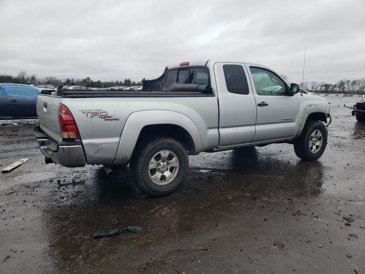 Photo 2 VIN: 5TEUU42N15Z115607 - TOYOTA TACOMA 