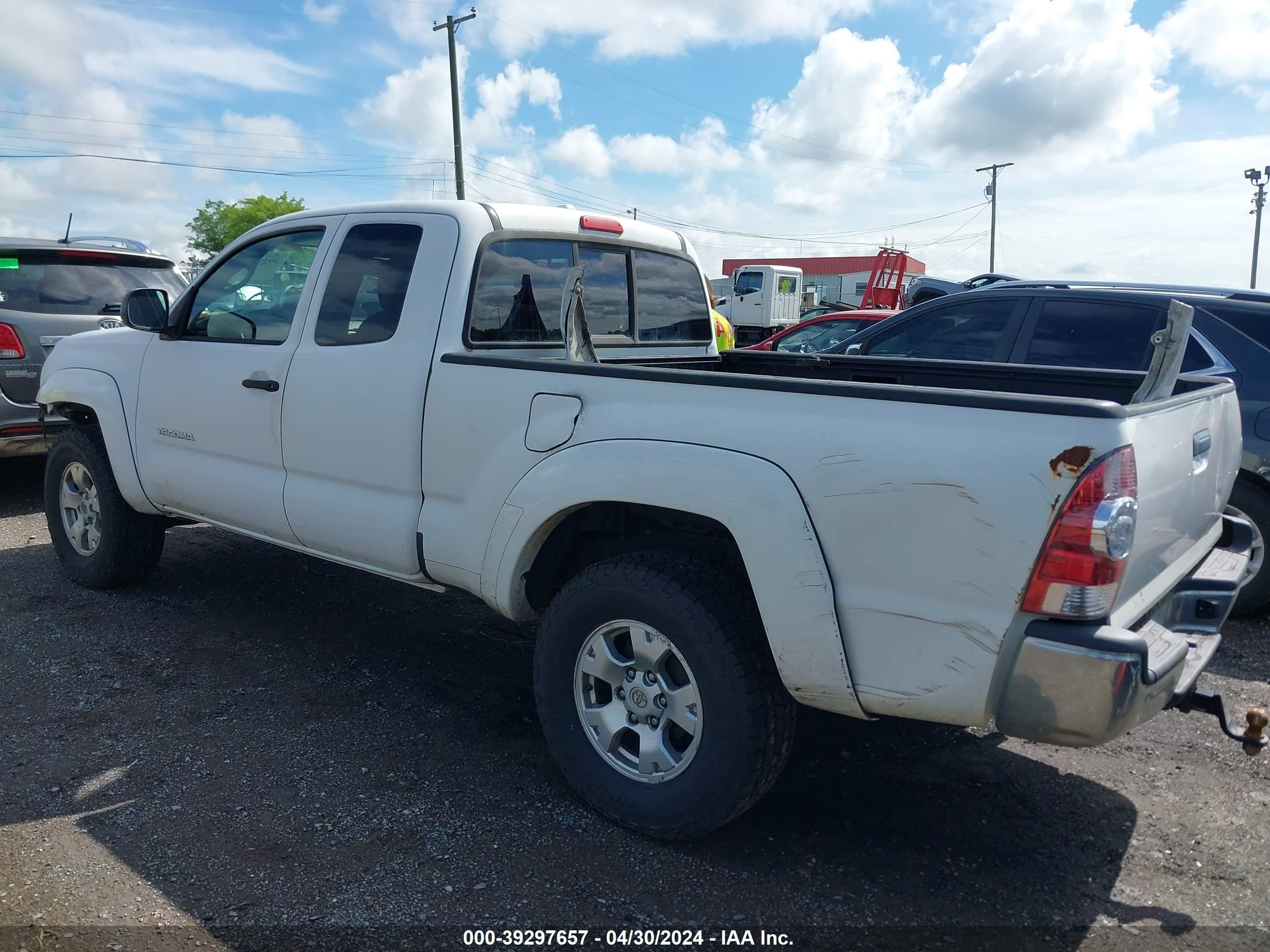 Photo 2 VIN: 5TEUU42N19Z631472 - TOYOTA TACOMA 