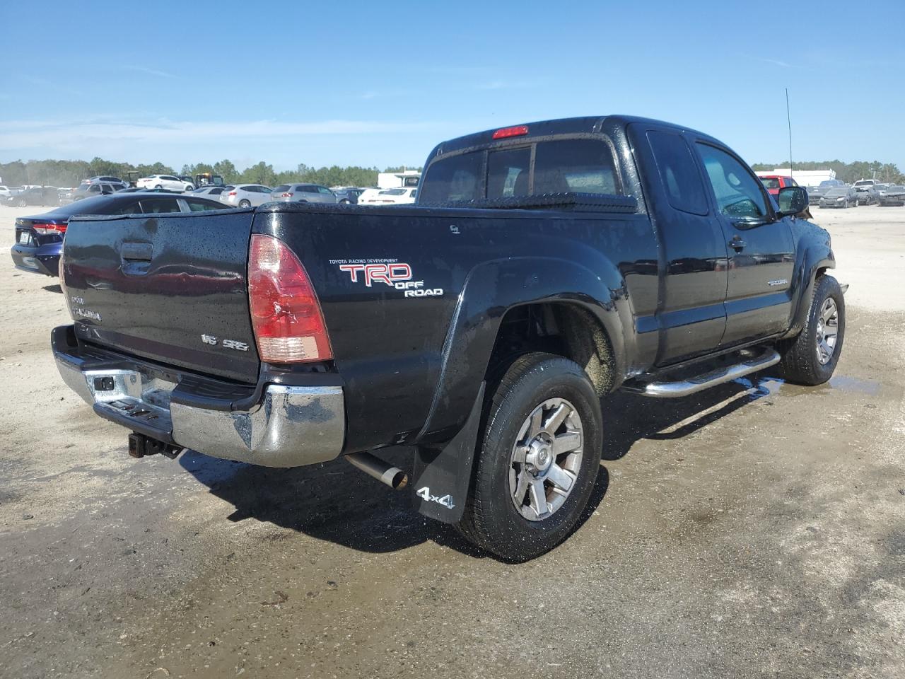 Photo 2 VIN: 5TEUU42N25Z010834 - TOYOTA TACOMA 