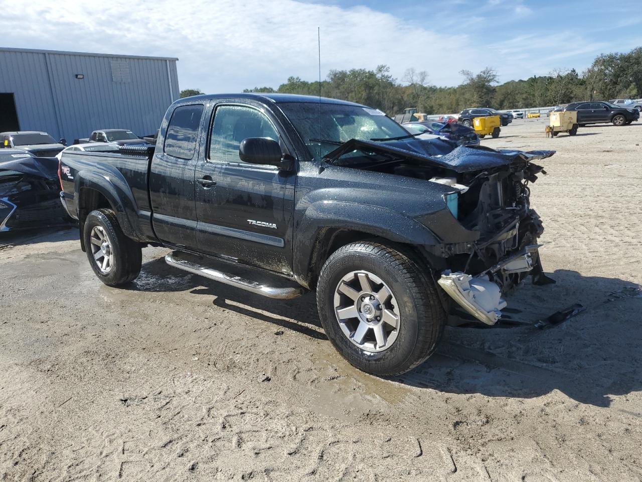 Photo 3 VIN: 5TEUU42N25Z010834 - TOYOTA TACOMA 