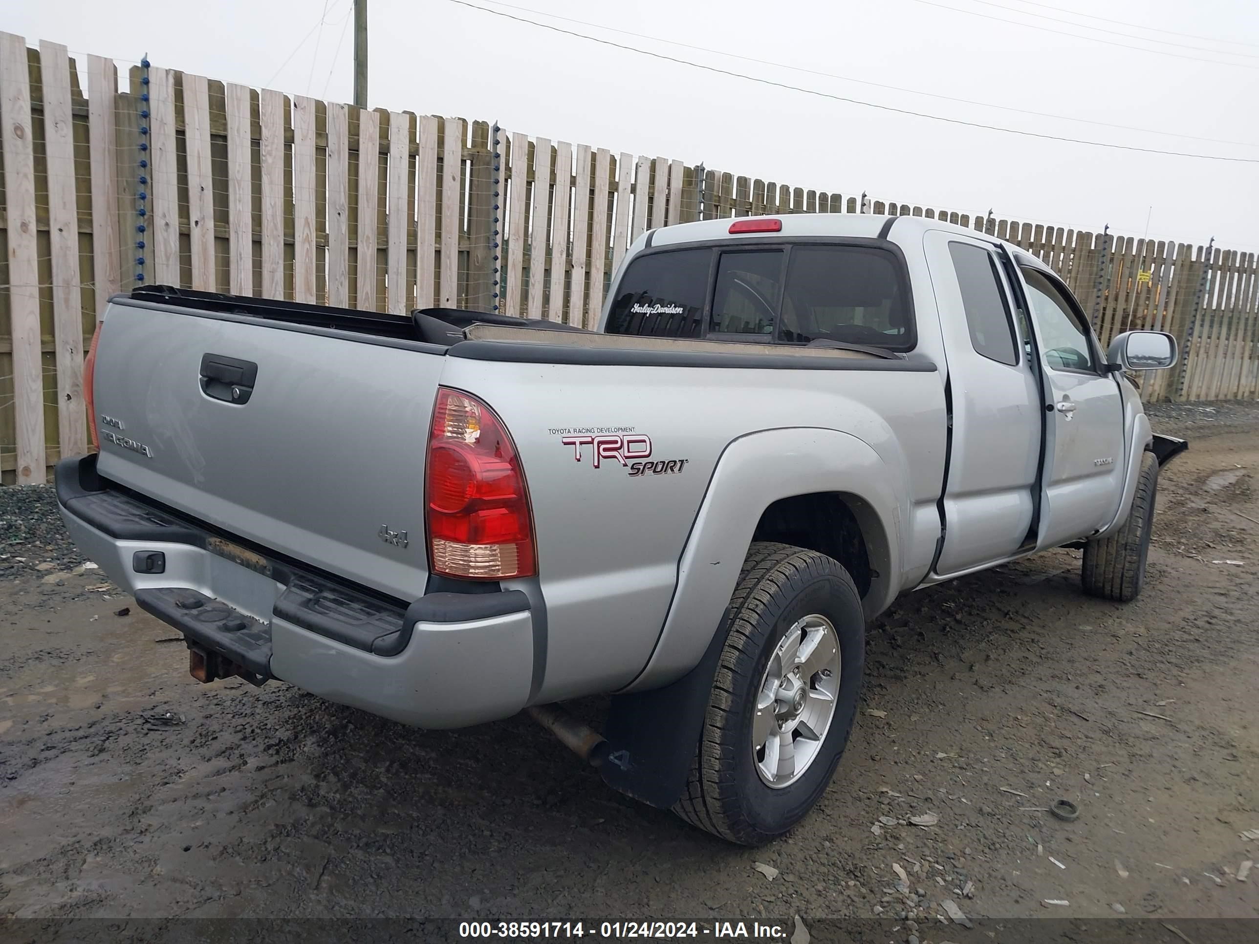 Photo 3 VIN: 5TEUU42N26Z278851 - TOYOTA TACOMA 