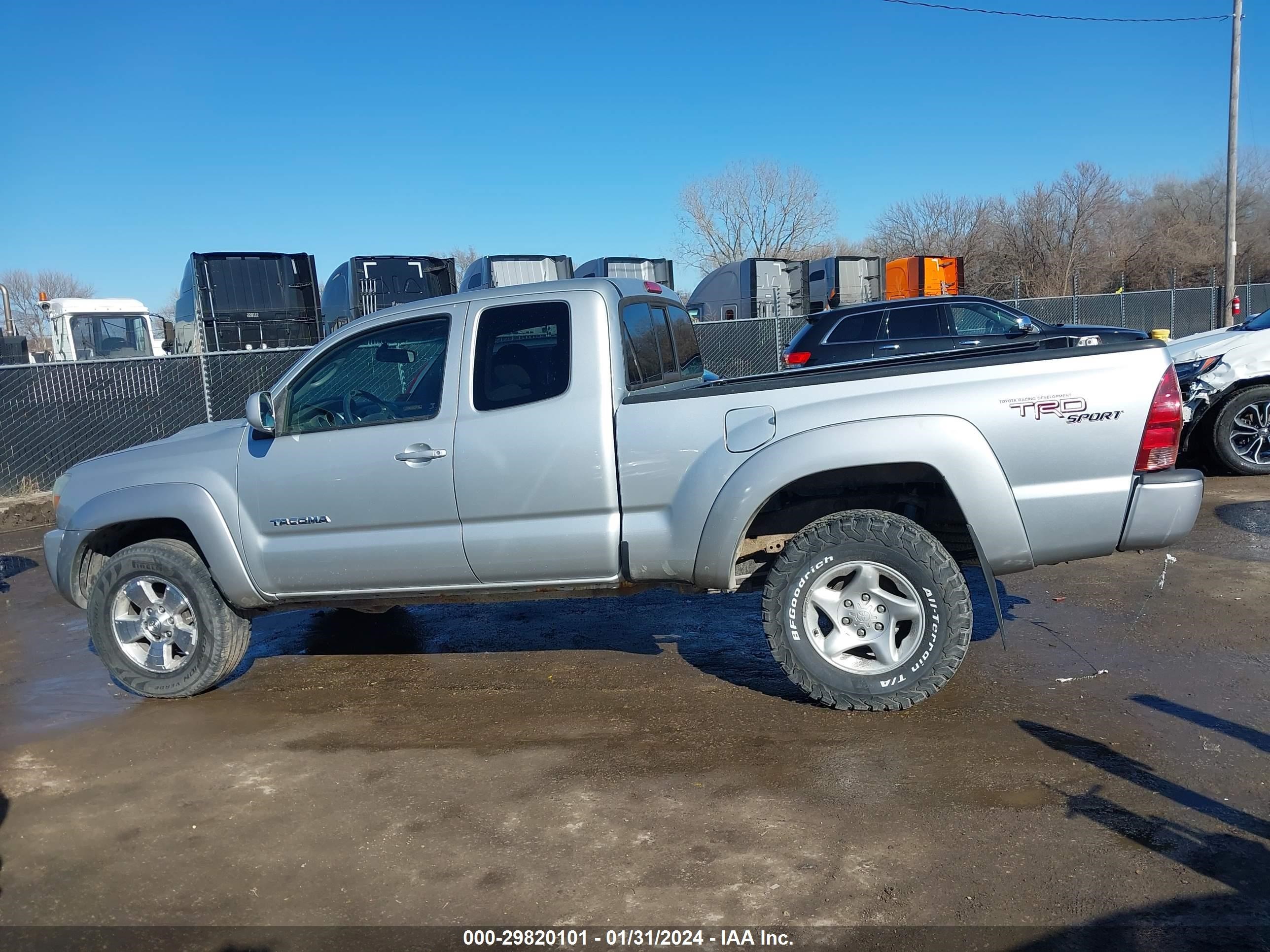 Photo 14 VIN: 5TEUU42N27Z324048 - TOYOTA TACOMA 