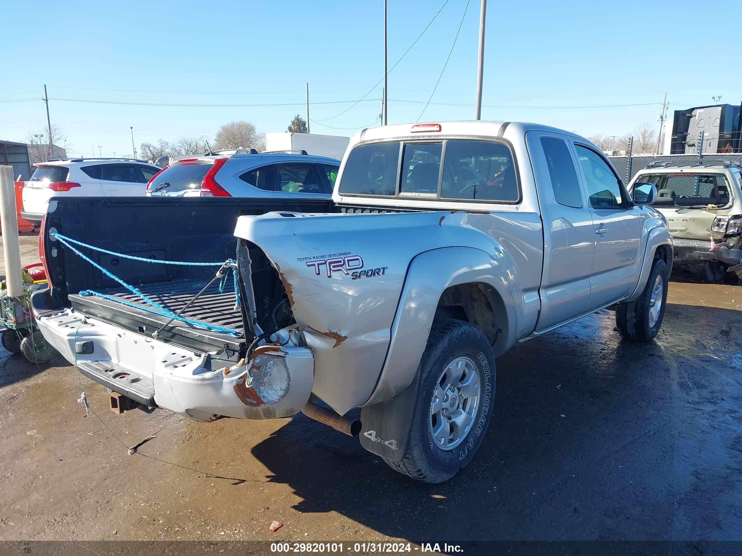 Photo 3 VIN: 5TEUU42N27Z324048 - TOYOTA TACOMA 