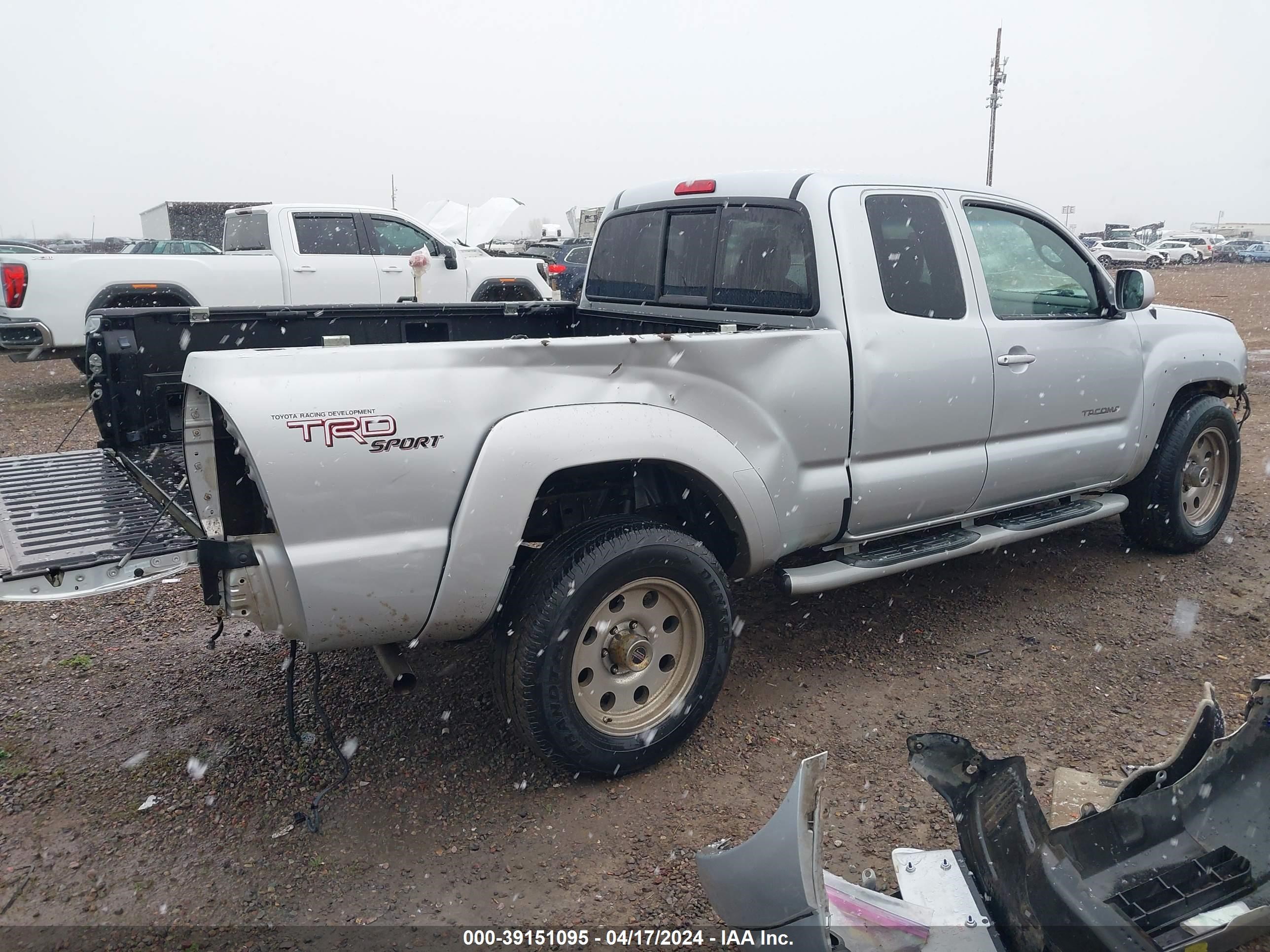 Photo 3 VIN: 5TEUU42N36Z221624 - TOYOTA TACOMA 