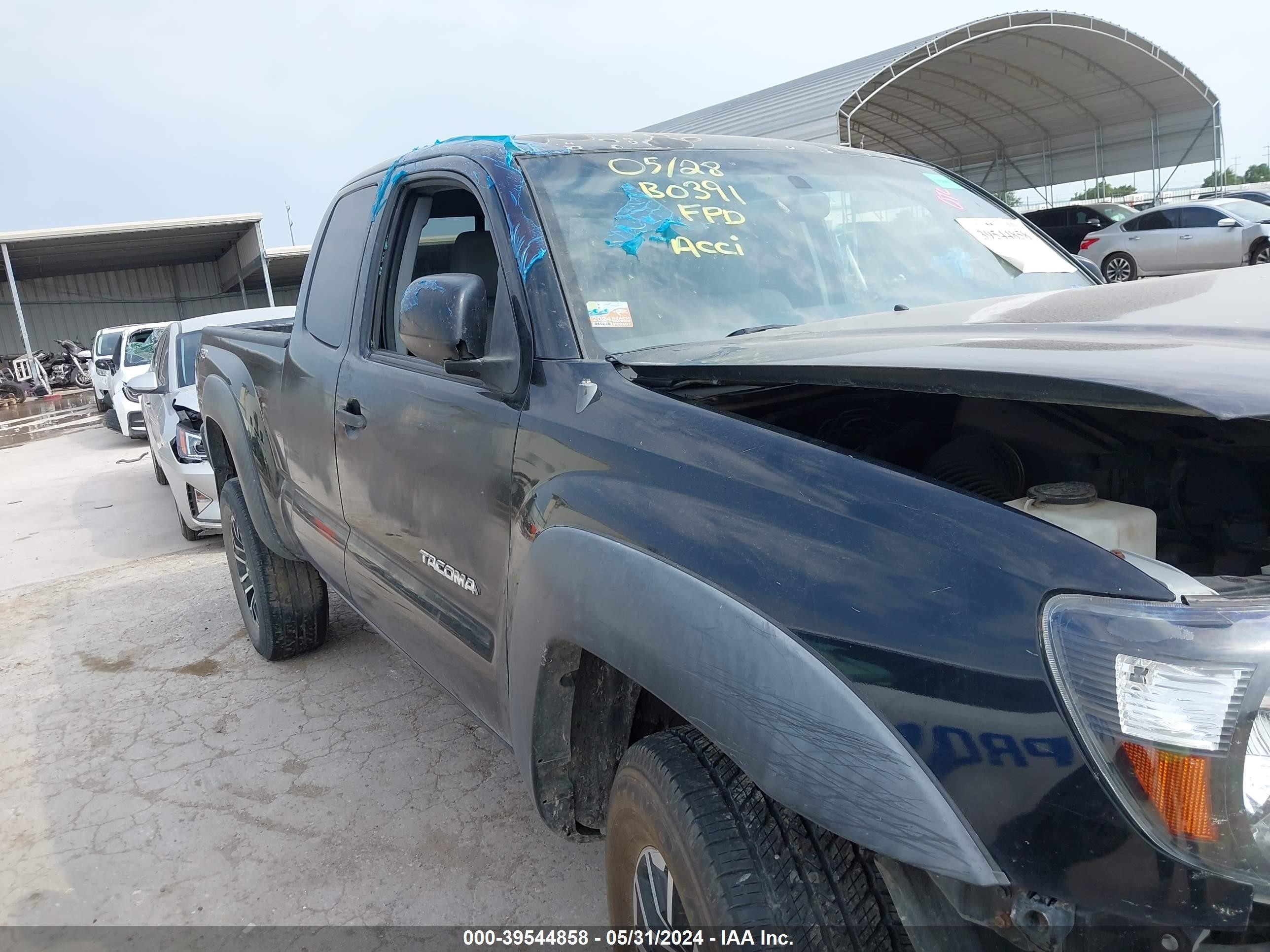 Photo 13 VIN: 5TEUU42N38Z520081 - TOYOTA TACOMA 