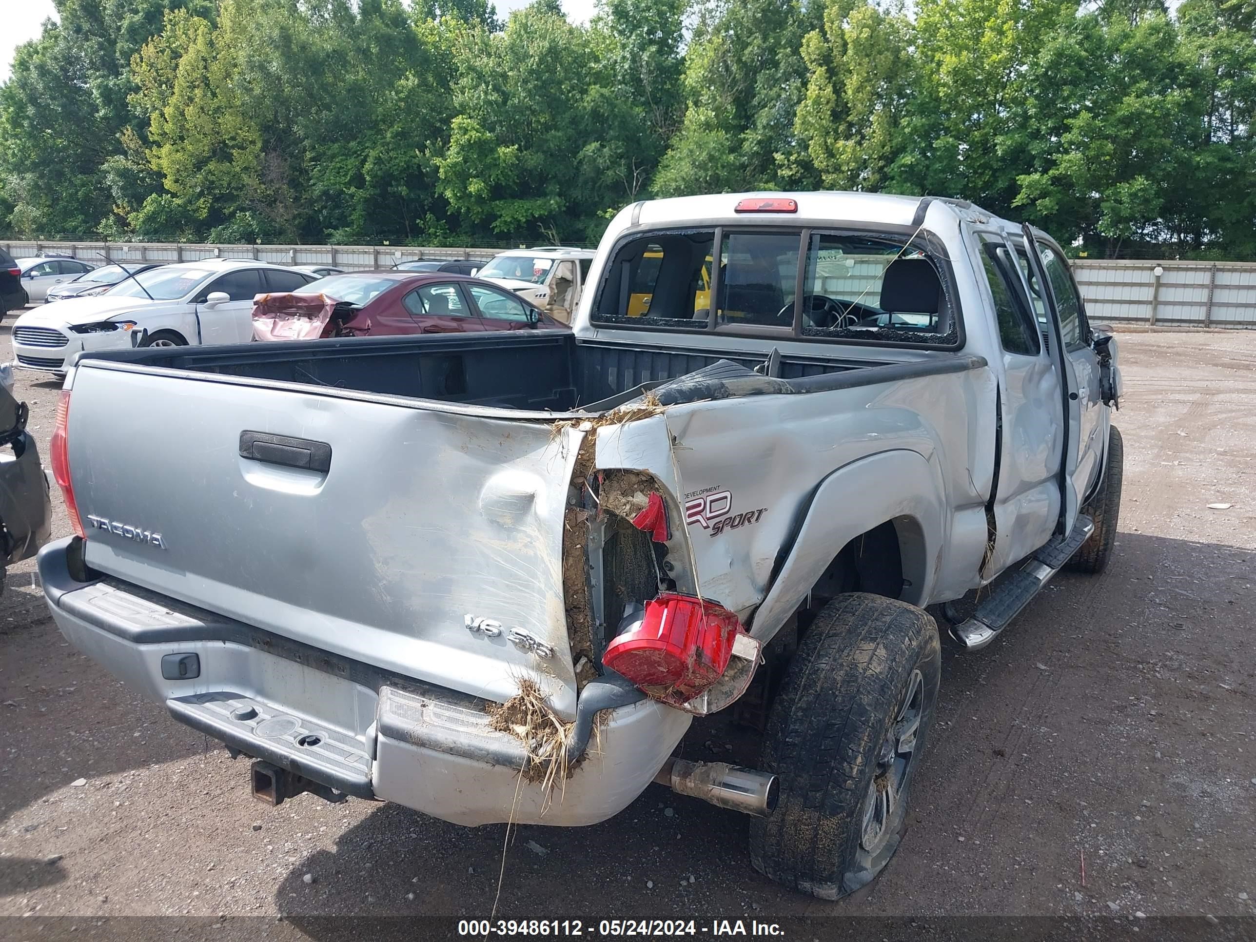 Photo 3 VIN: 5TEUU42N45Z033676 - TOYOTA TACOMA 