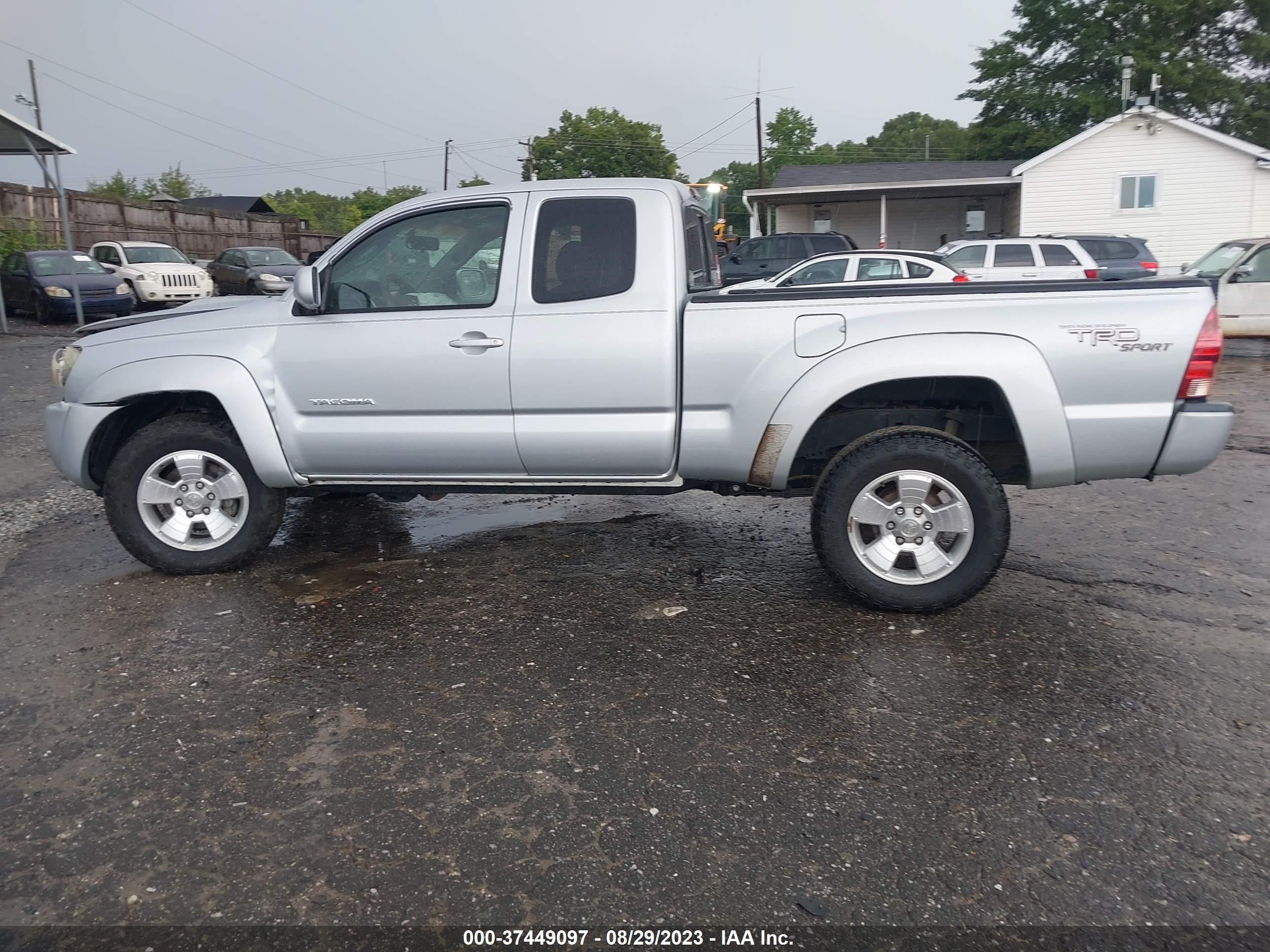 Photo 13 VIN: 5TEUU42N45Z056861 - TOYOTA TACOMA 