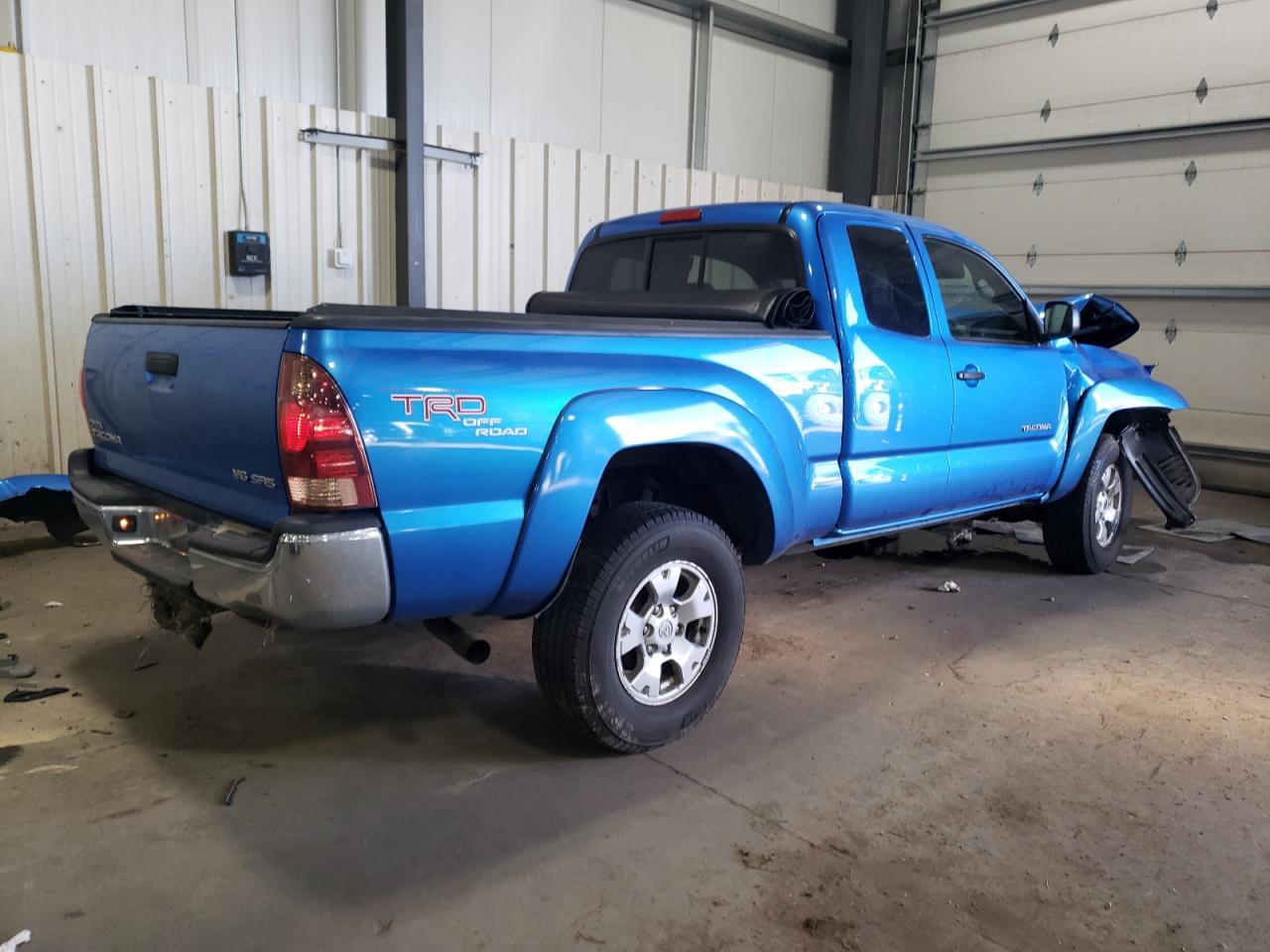 Photo 2 VIN: 5TEUU42N55Z042807 - TOYOTA TACOMA 