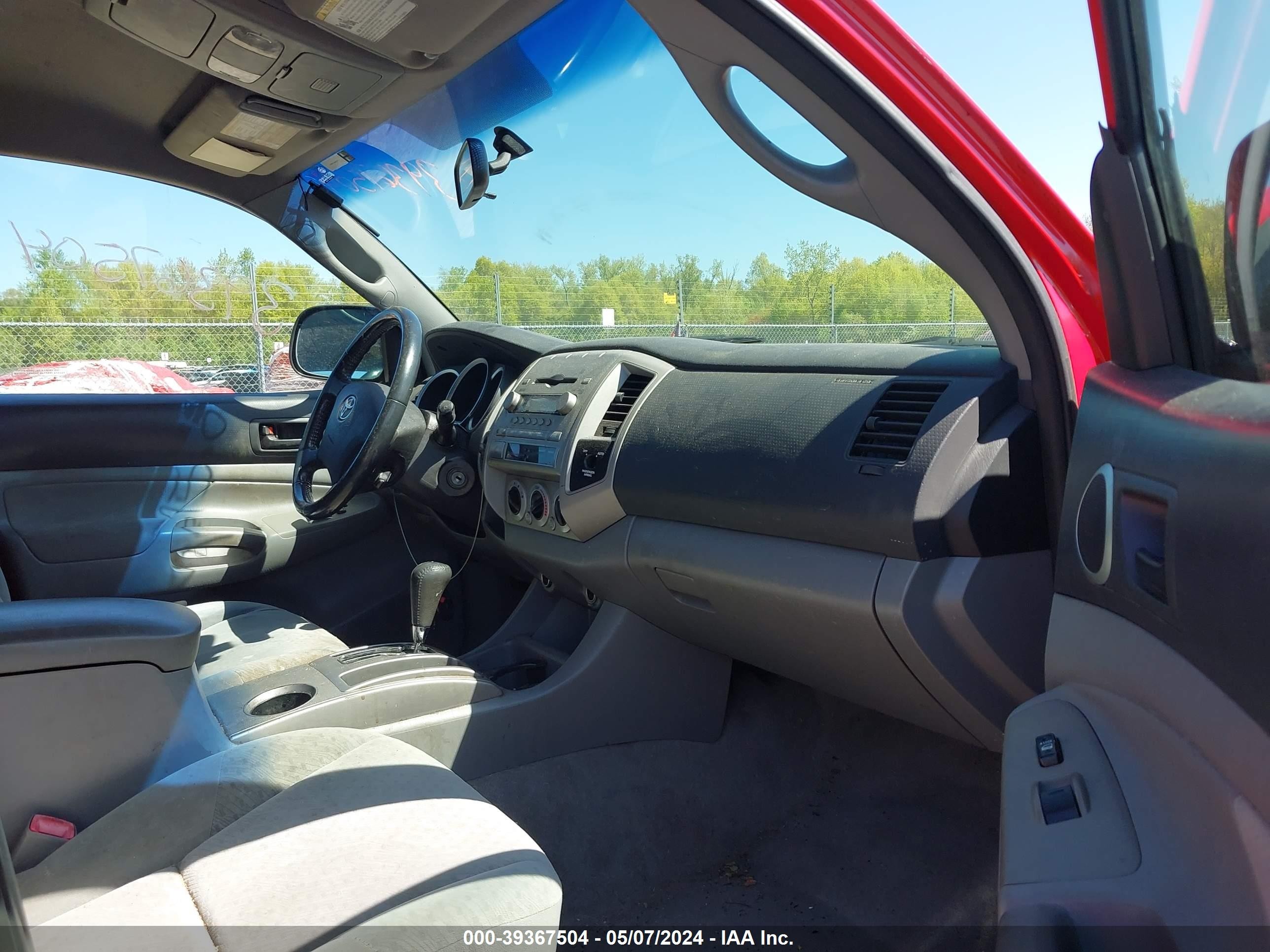 Photo 4 VIN: 5TEUU42N55Z055220 - TOYOTA TACOMA 