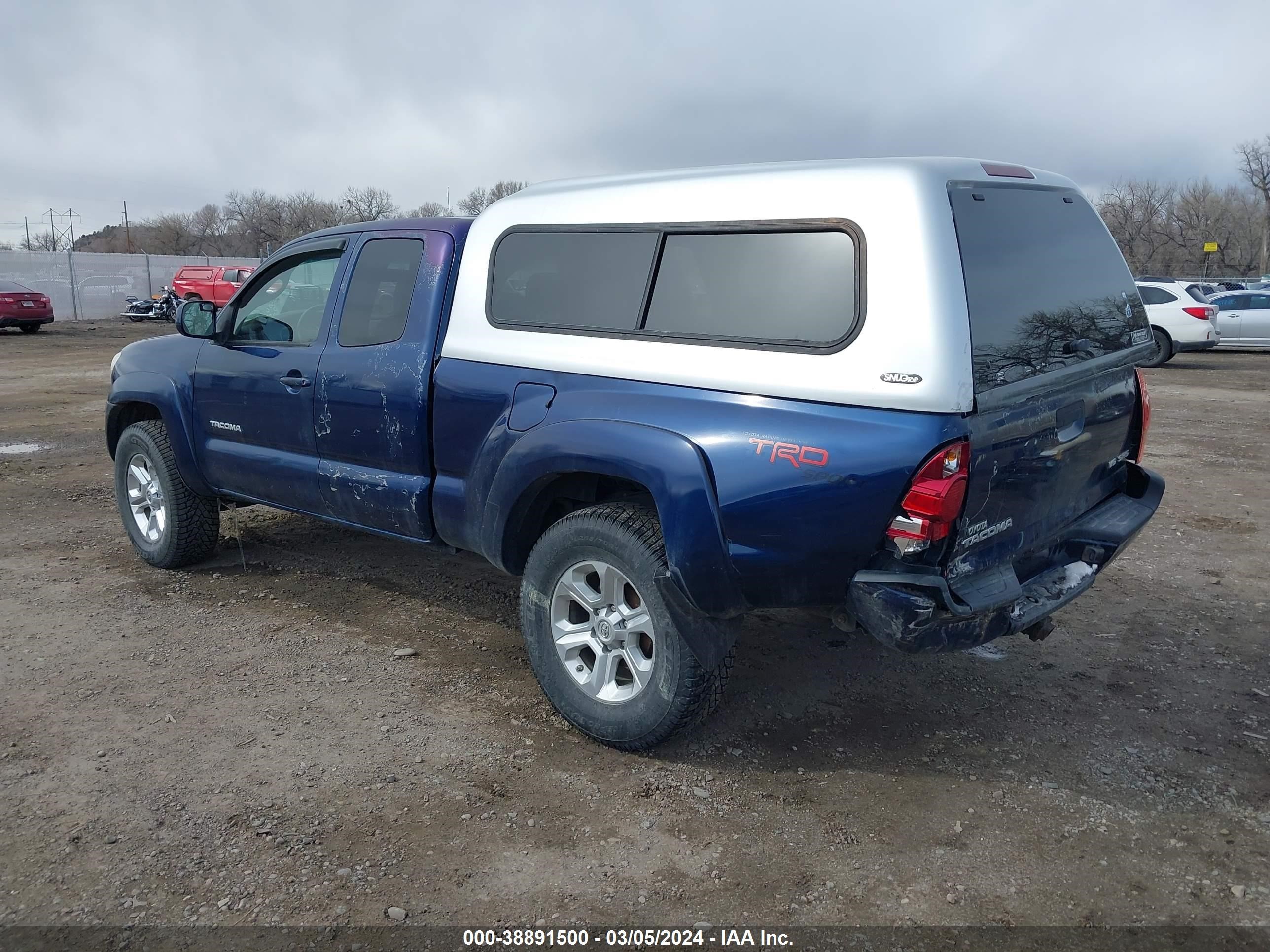 Photo 2 VIN: 5TEUU42N55Z109857 - TOYOTA TACOMA 