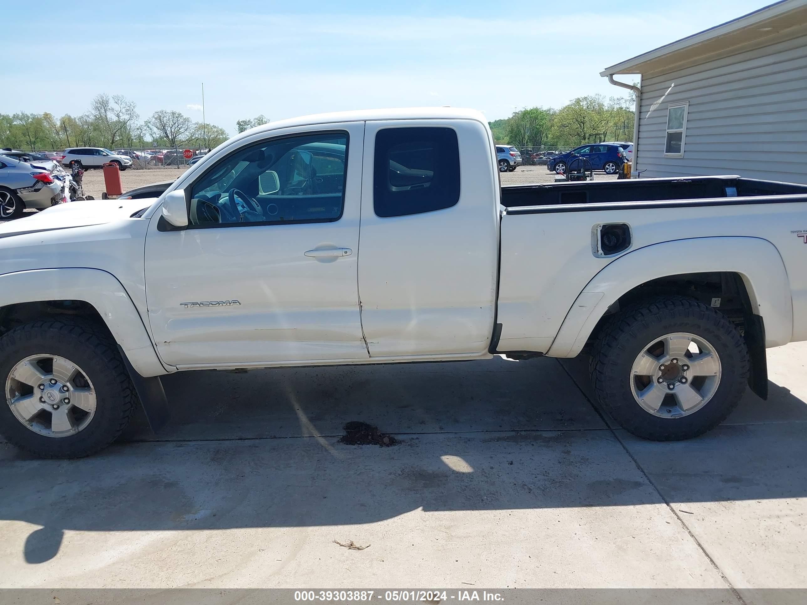 Photo 13 VIN: 5TEUU42N59Z635332 - TOYOTA TACOMA 