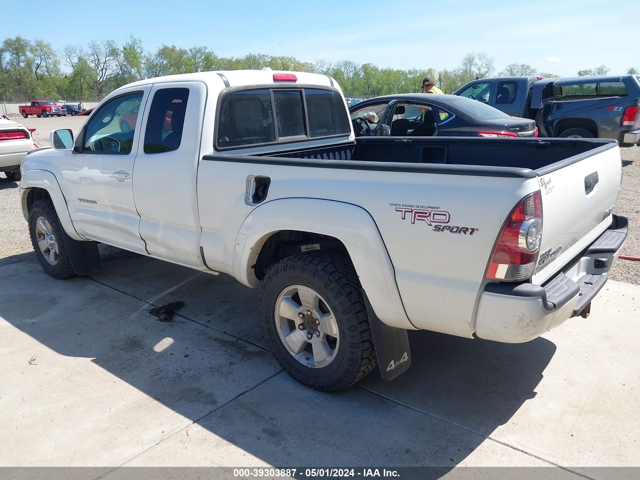 Photo 2 VIN: 5TEUU42N59Z635332 - TOYOTA TACOMA 