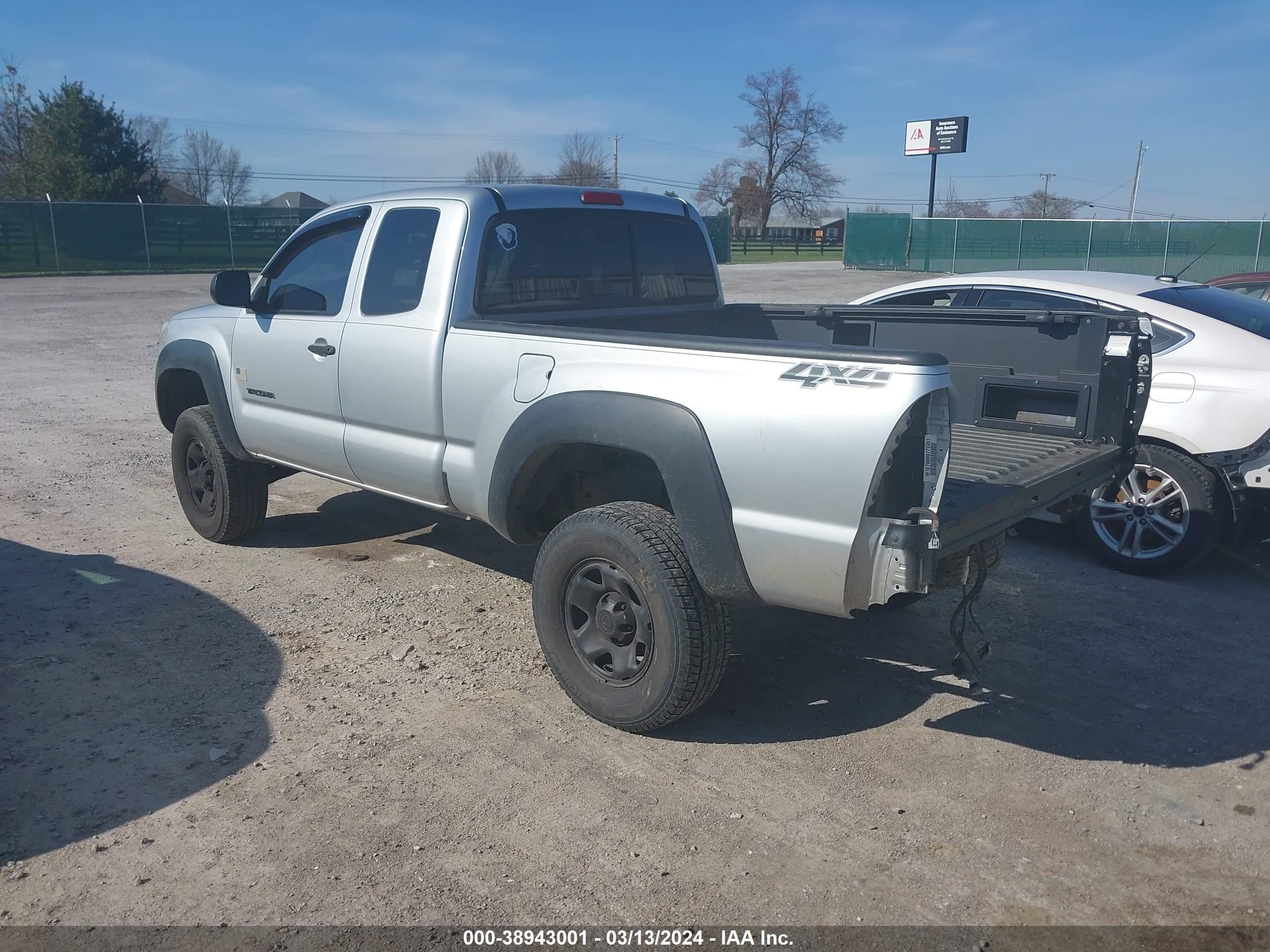 Photo 2 VIN: 5TEUU42N67Z356050 - TOYOTA TACOMA 