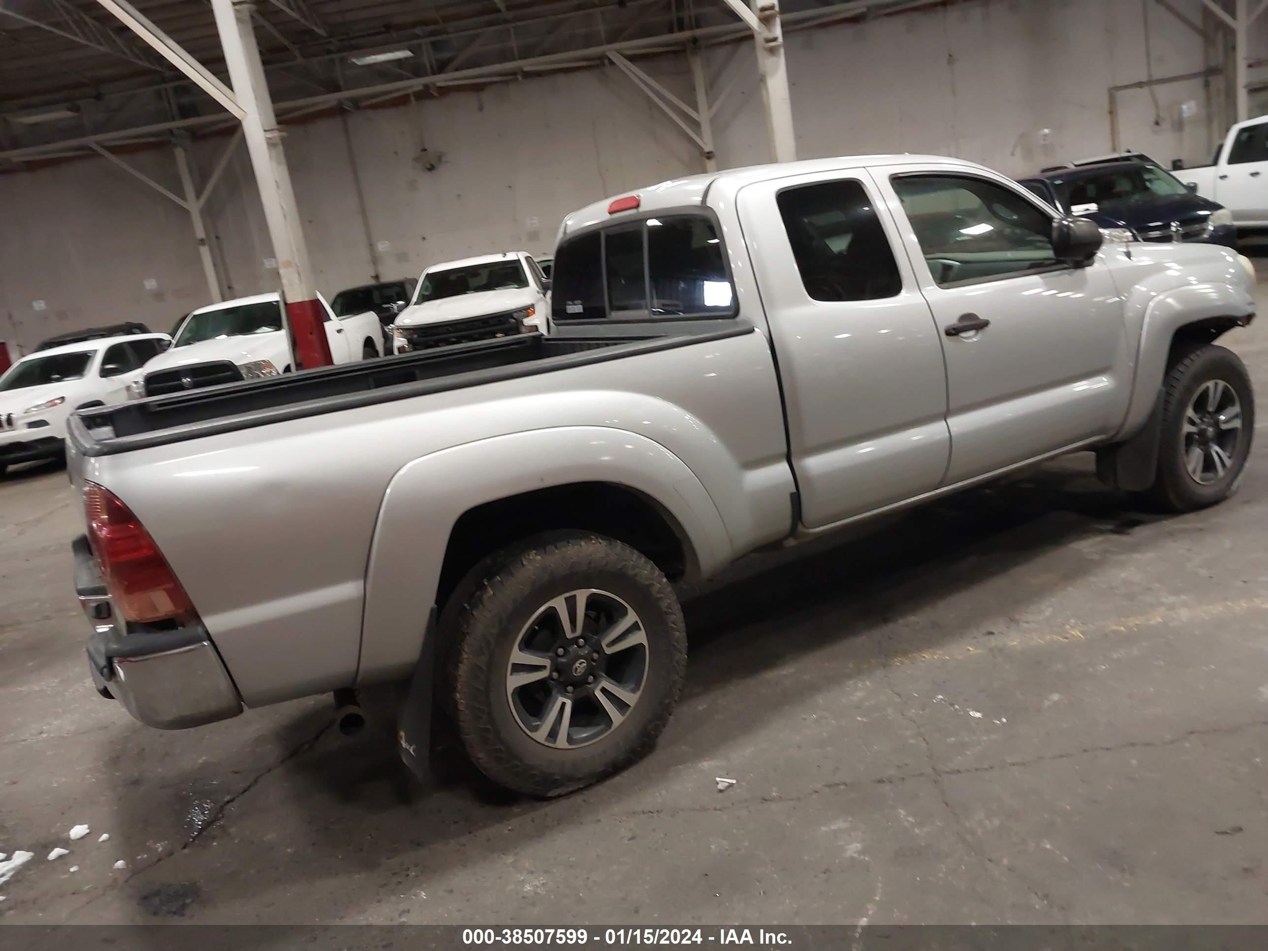 Photo 3 VIN: 5TEUU42N86Z294777 - TOYOTA TACOMA 