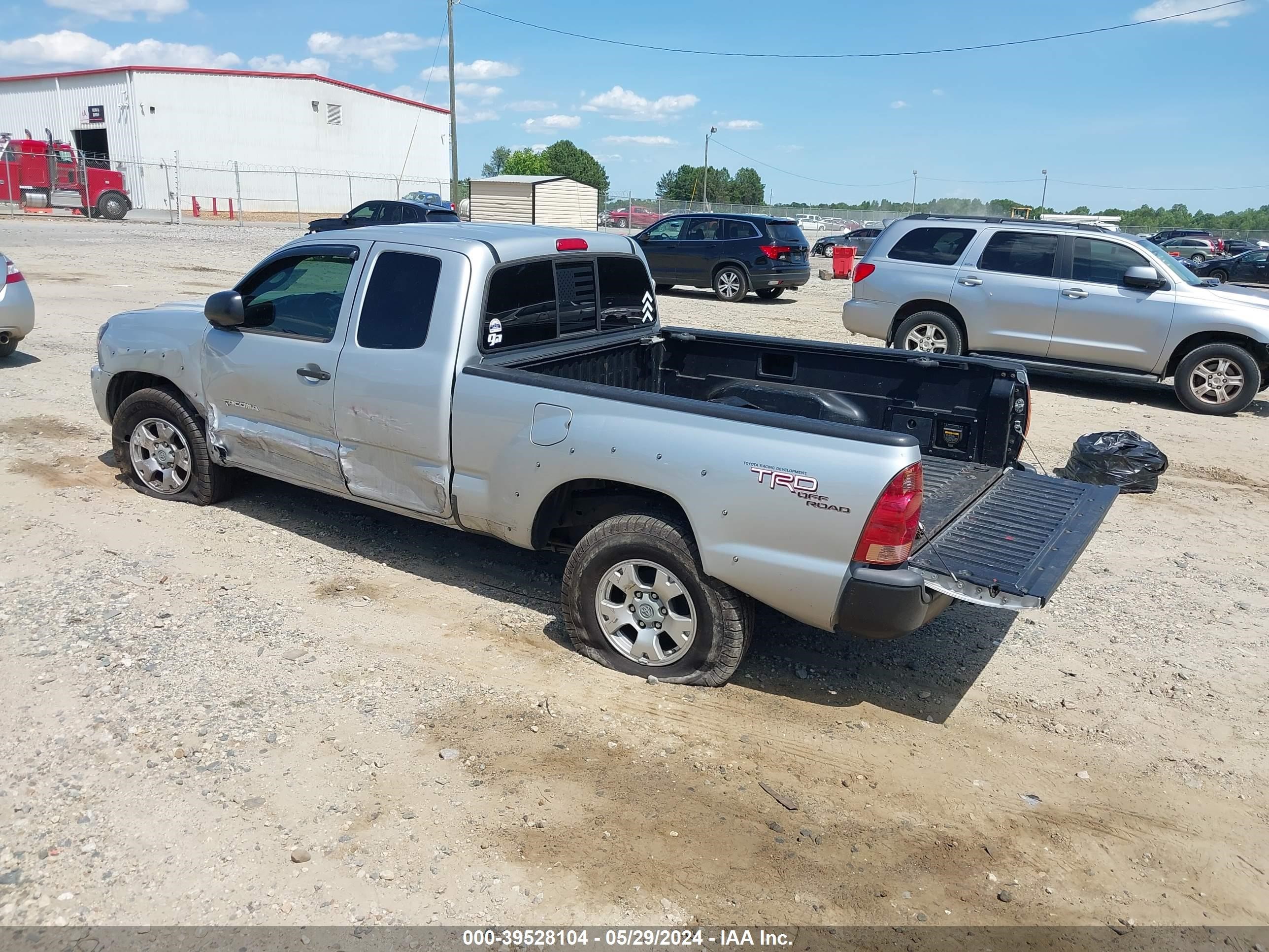 Photo 2 VIN: 5TEUU42N87Z405264 - TOYOTA TACOMA 