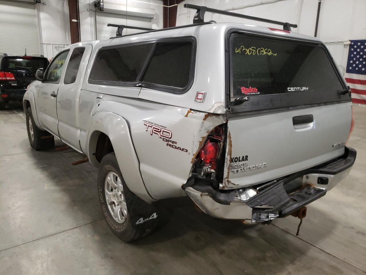 Photo 2 VIN: 5TEUU42N88Z483402 - TOYOTA TACOMA 