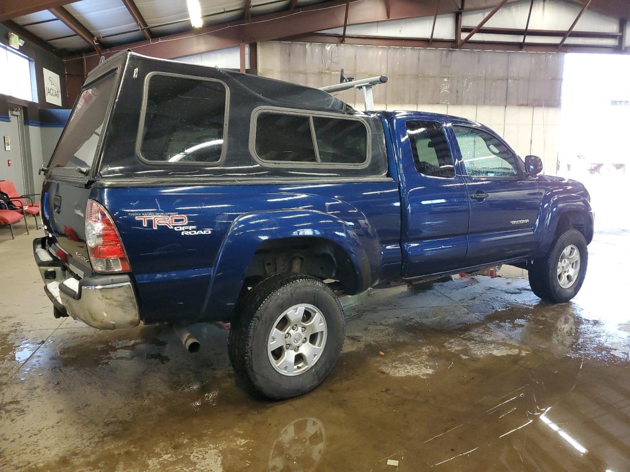 Photo 2 VIN: 5TEUU42N95Z004612 - TOYOTA TACOMA 