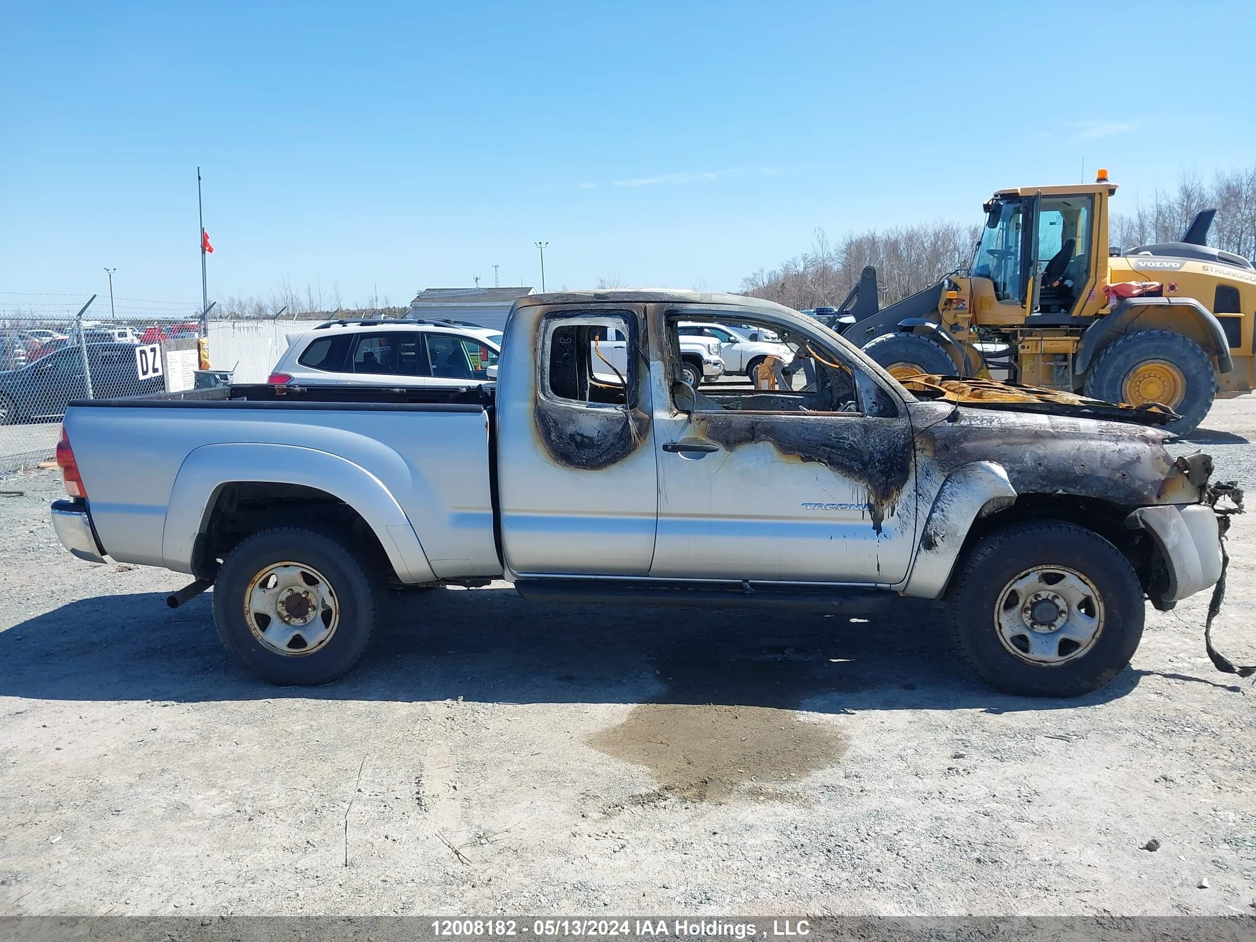 Photo 13 VIN: 5TEUU42N95Z119615 - TOYOTA TACOMA 