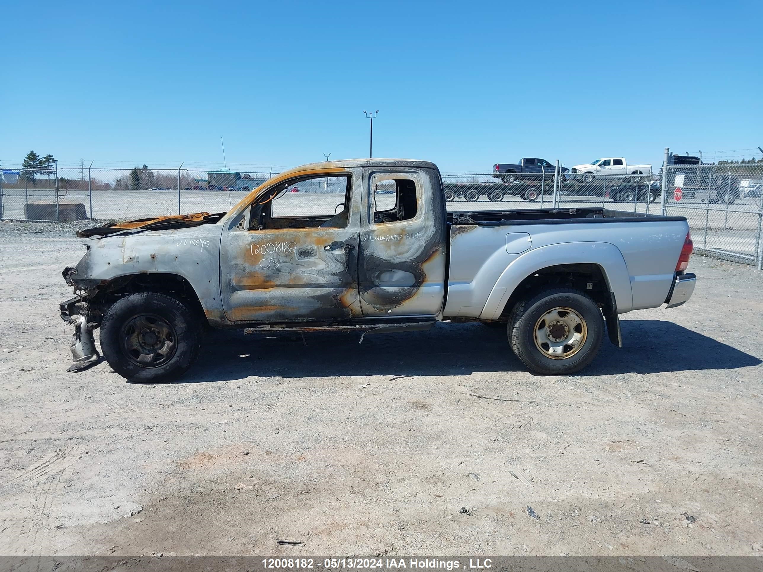 Photo 14 VIN: 5TEUU42N95Z119615 - TOYOTA TACOMA 