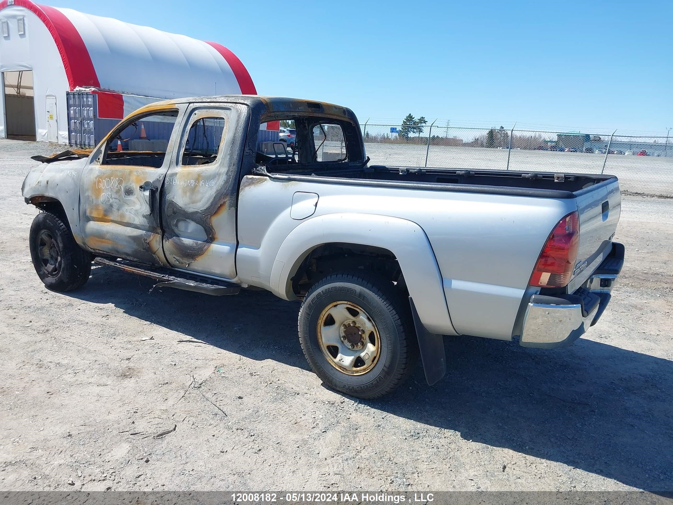 Photo 2 VIN: 5TEUU42N95Z119615 - TOYOTA TACOMA 