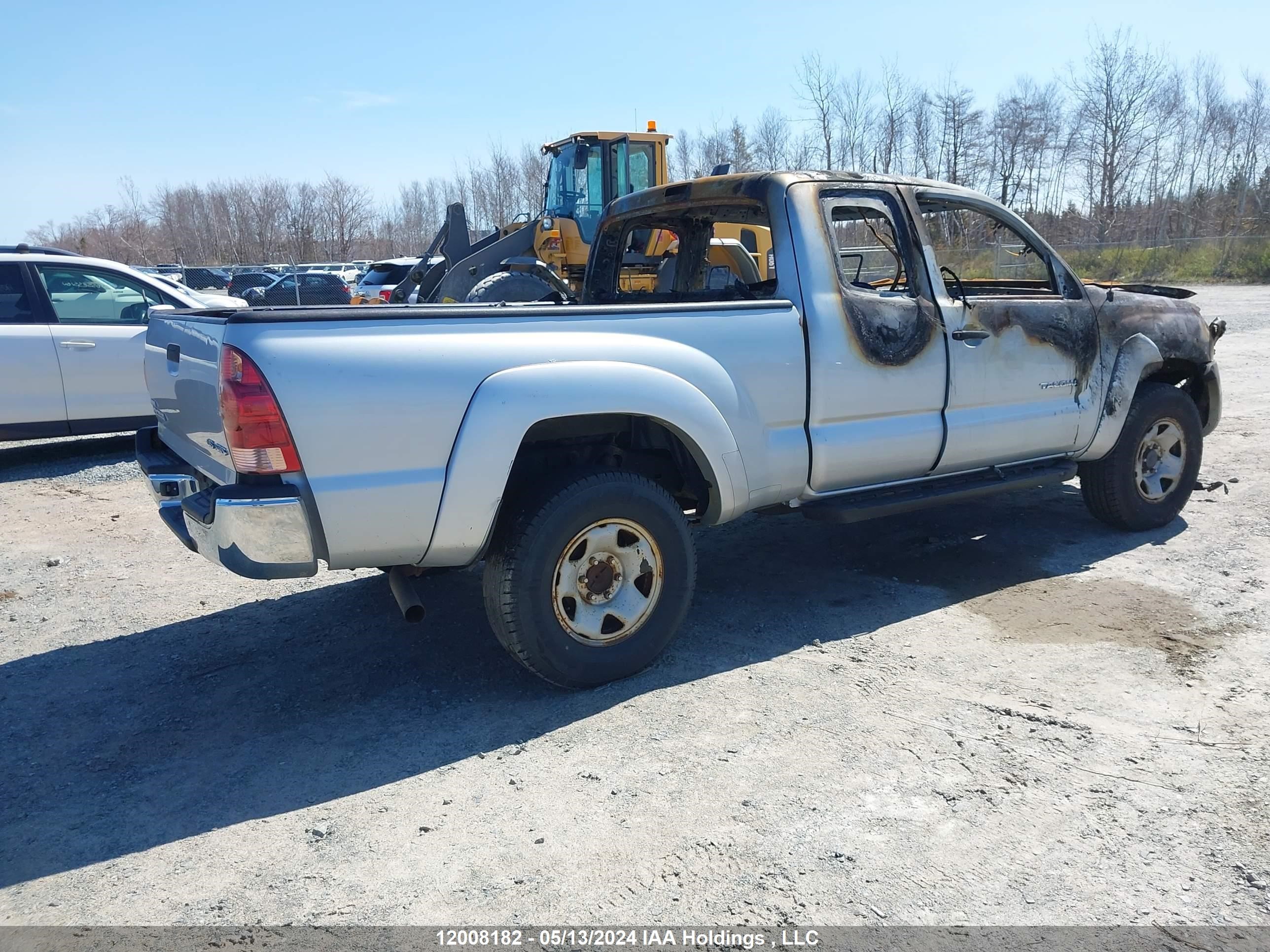 Photo 3 VIN: 5TEUU42N95Z119615 - TOYOTA TACOMA 