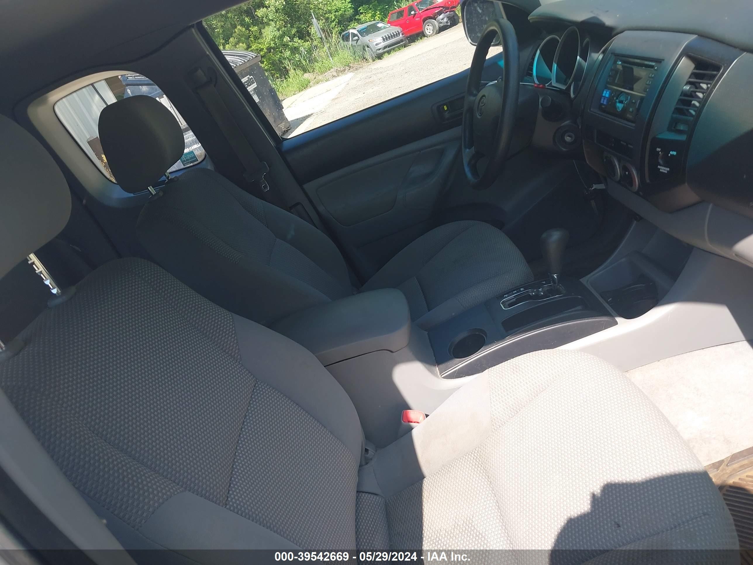 Photo 7 VIN: 5TEUU42N98Z501664 - TOYOTA TACOMA 