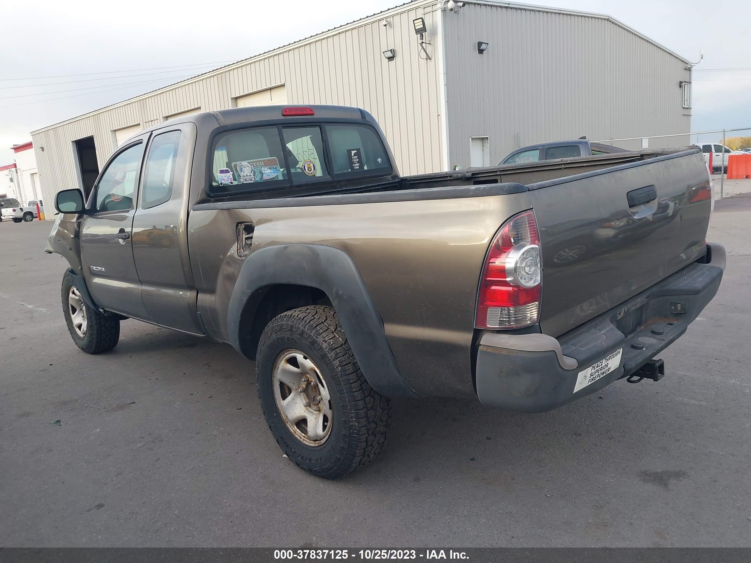 Photo 2 VIN: 5TEUX42N49Z595610 - TOYOTA TACOMA 