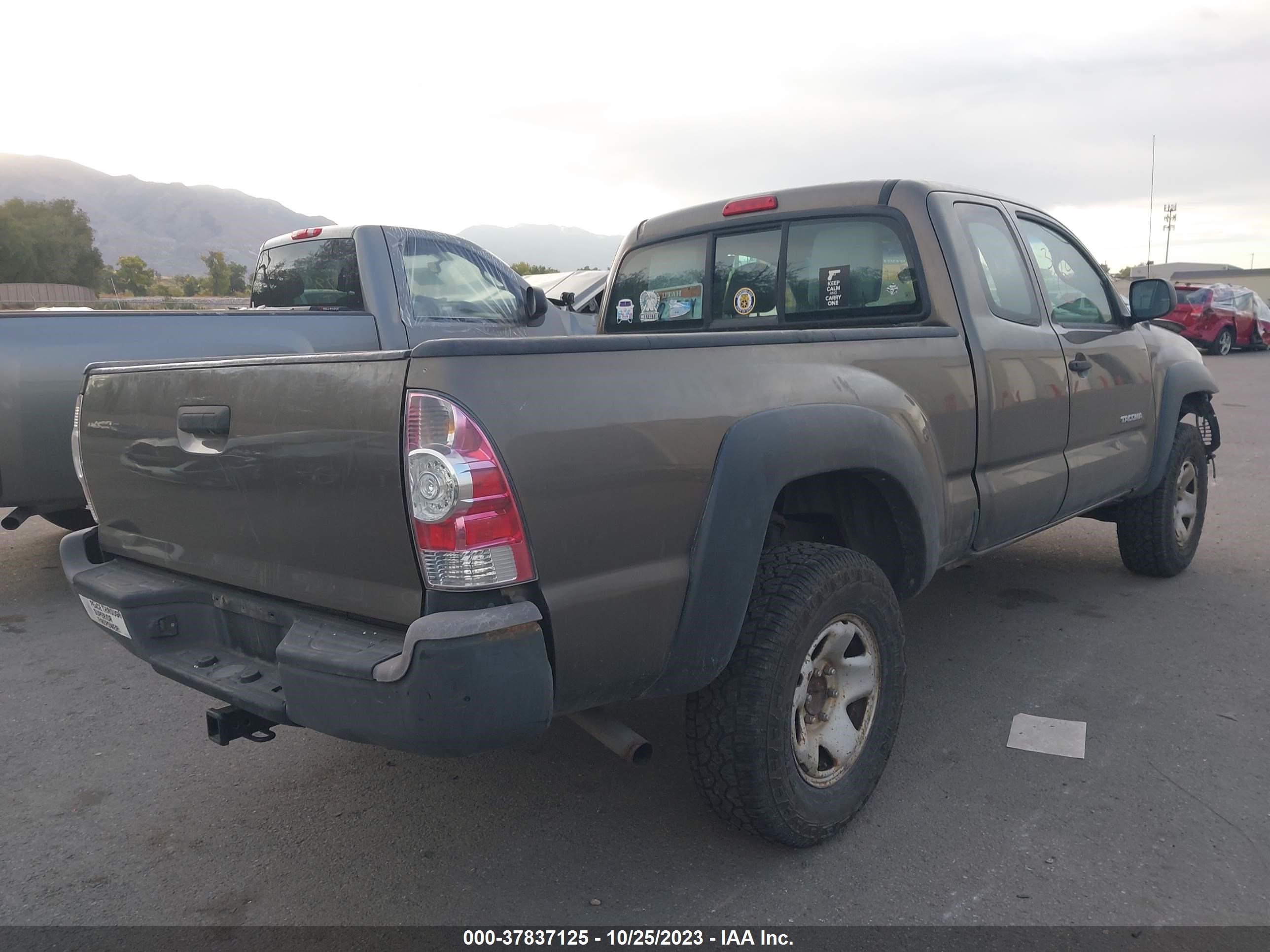 Photo 3 VIN: 5TEUX42N49Z595610 - TOYOTA TACOMA 