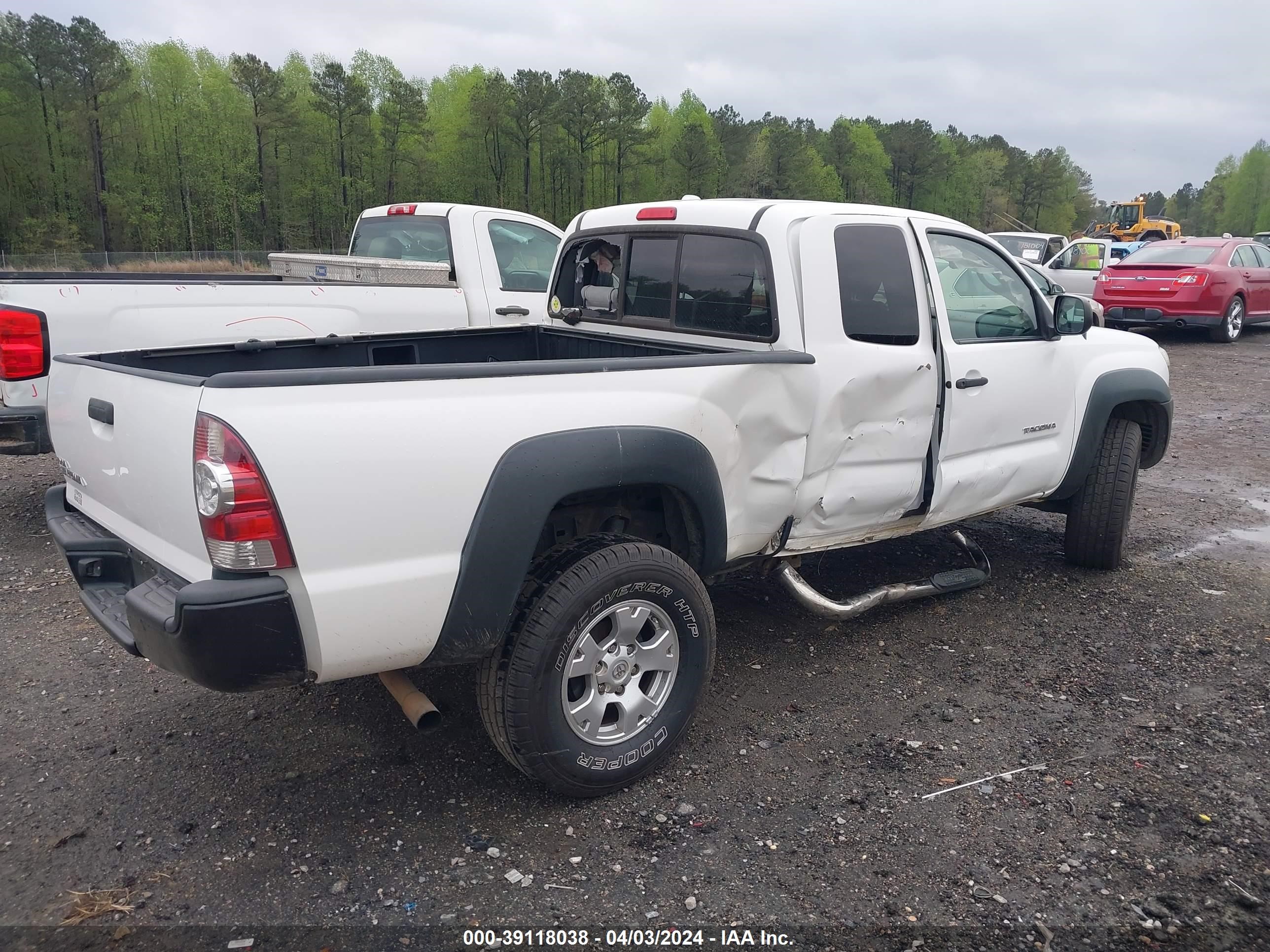 Photo 3 VIN: 5TEUX42N59Z647973 - TOYOTA TACOMA 