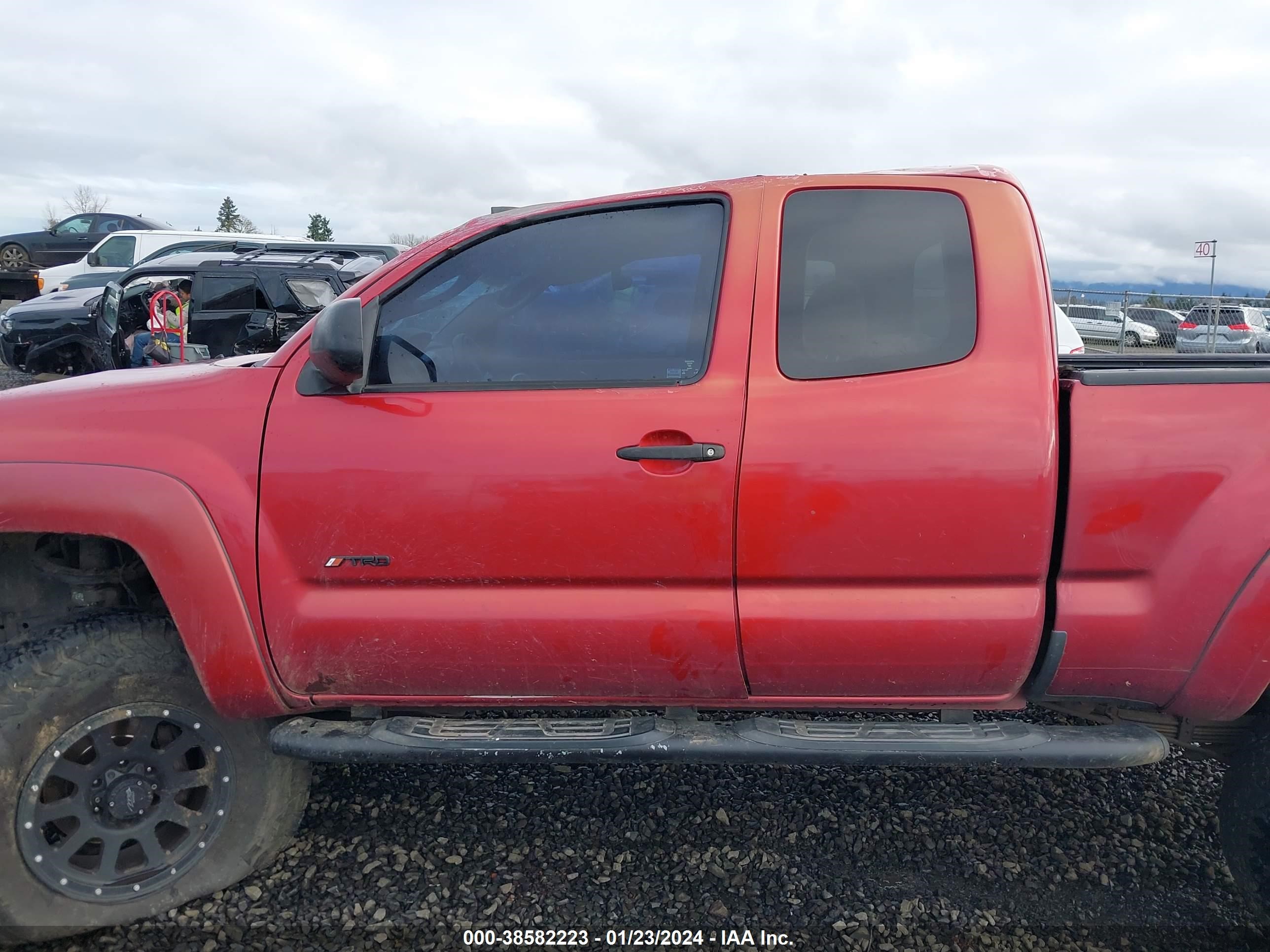 Photo 12 VIN: 5TEUX42N76Z246386 - TOYOTA TACOMA 