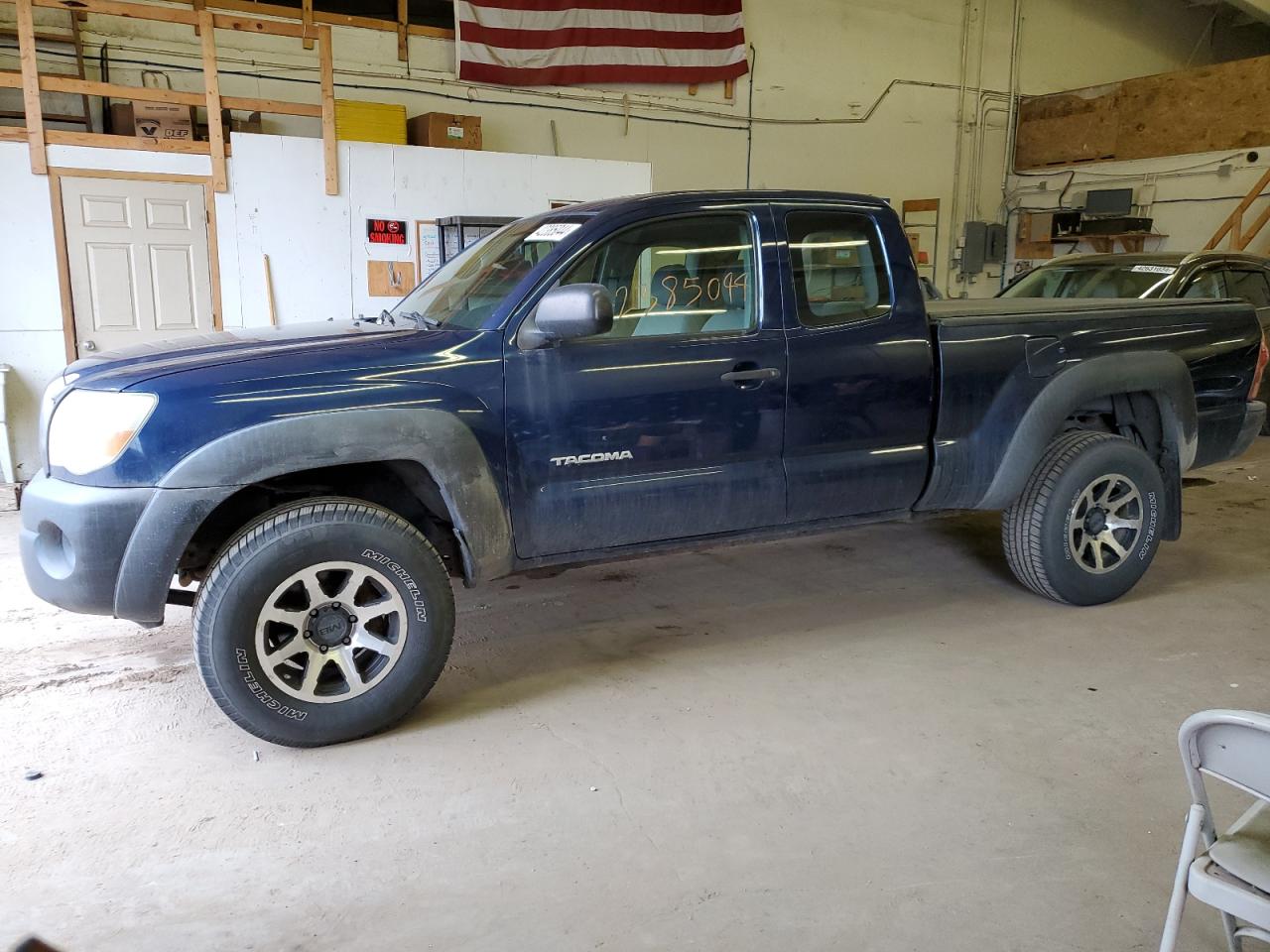 Photo 0 VIN: 5TEUX42NX8Z475616 - TOYOTA TACOMA 