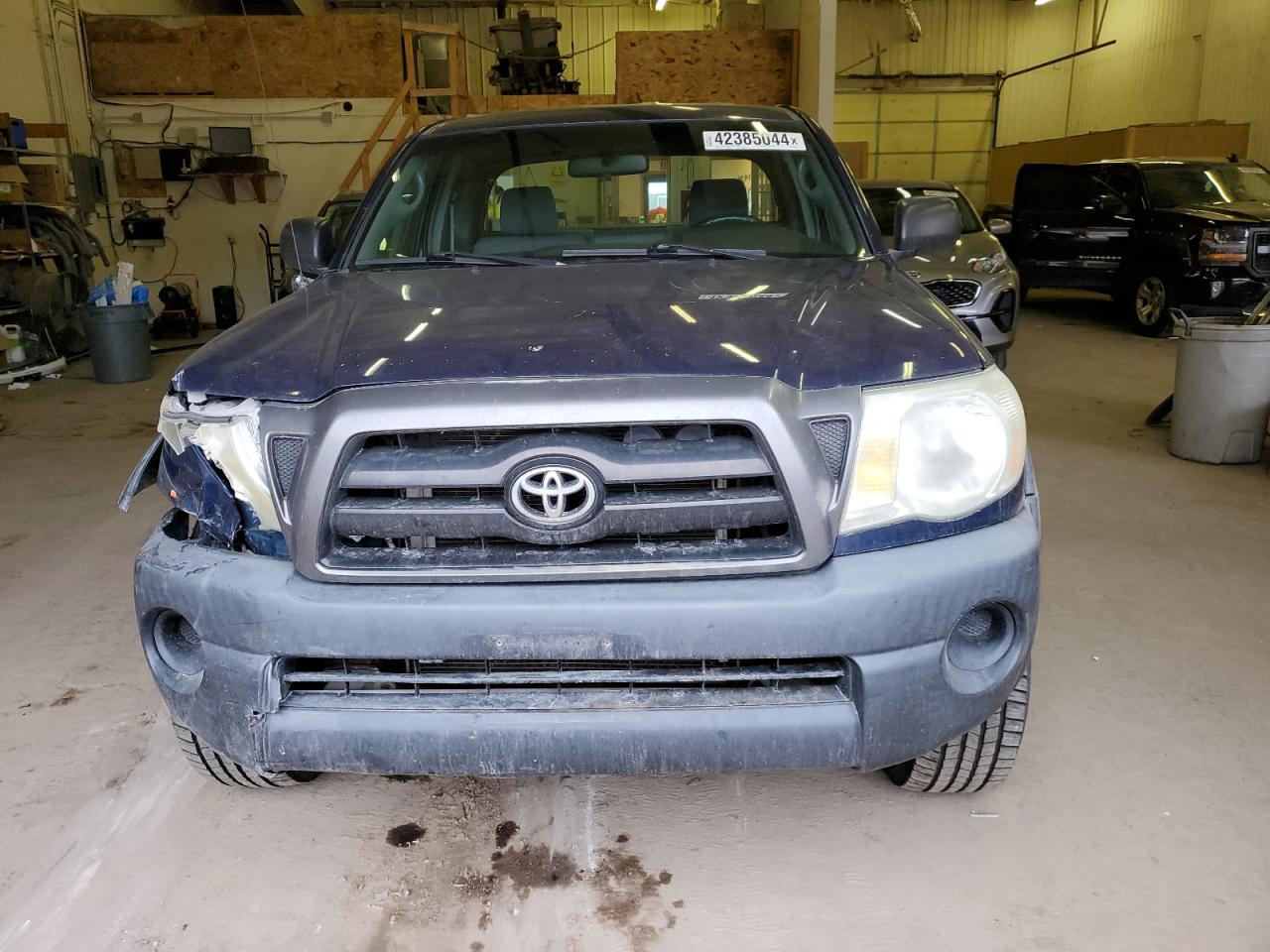 Photo 4 VIN: 5TEUX42NX8Z475616 - TOYOTA TACOMA 