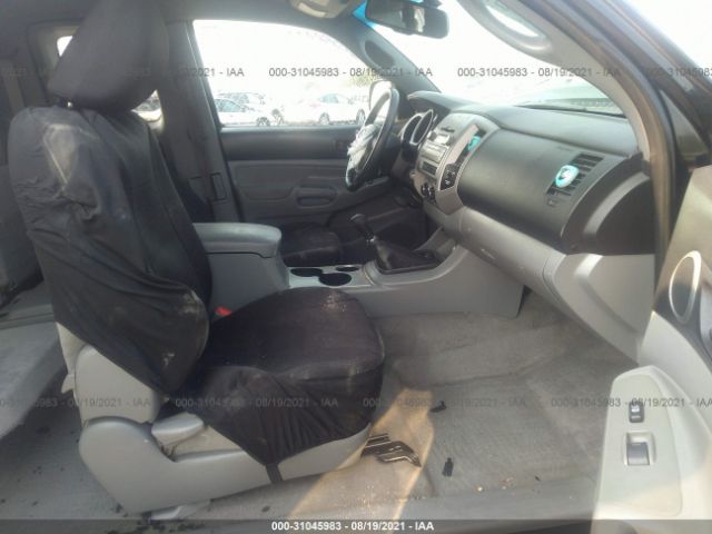 Photo 4 VIN: 5TEUX4EN4AZ681631 - TOYOTA TACOMA 