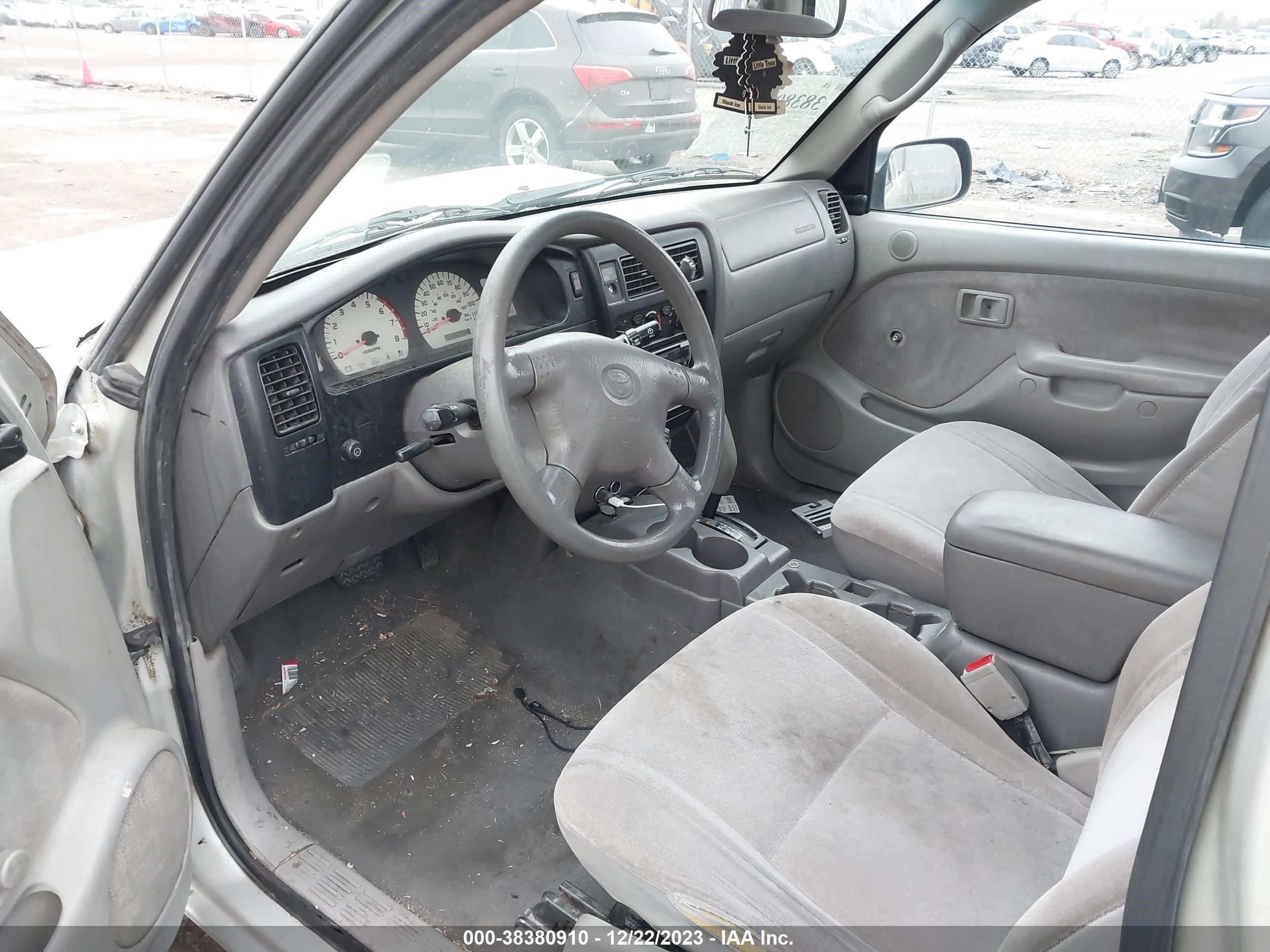 Photo 4 VIN: 5TEVL52N11Z773807 - TOYOTA TACOMA 